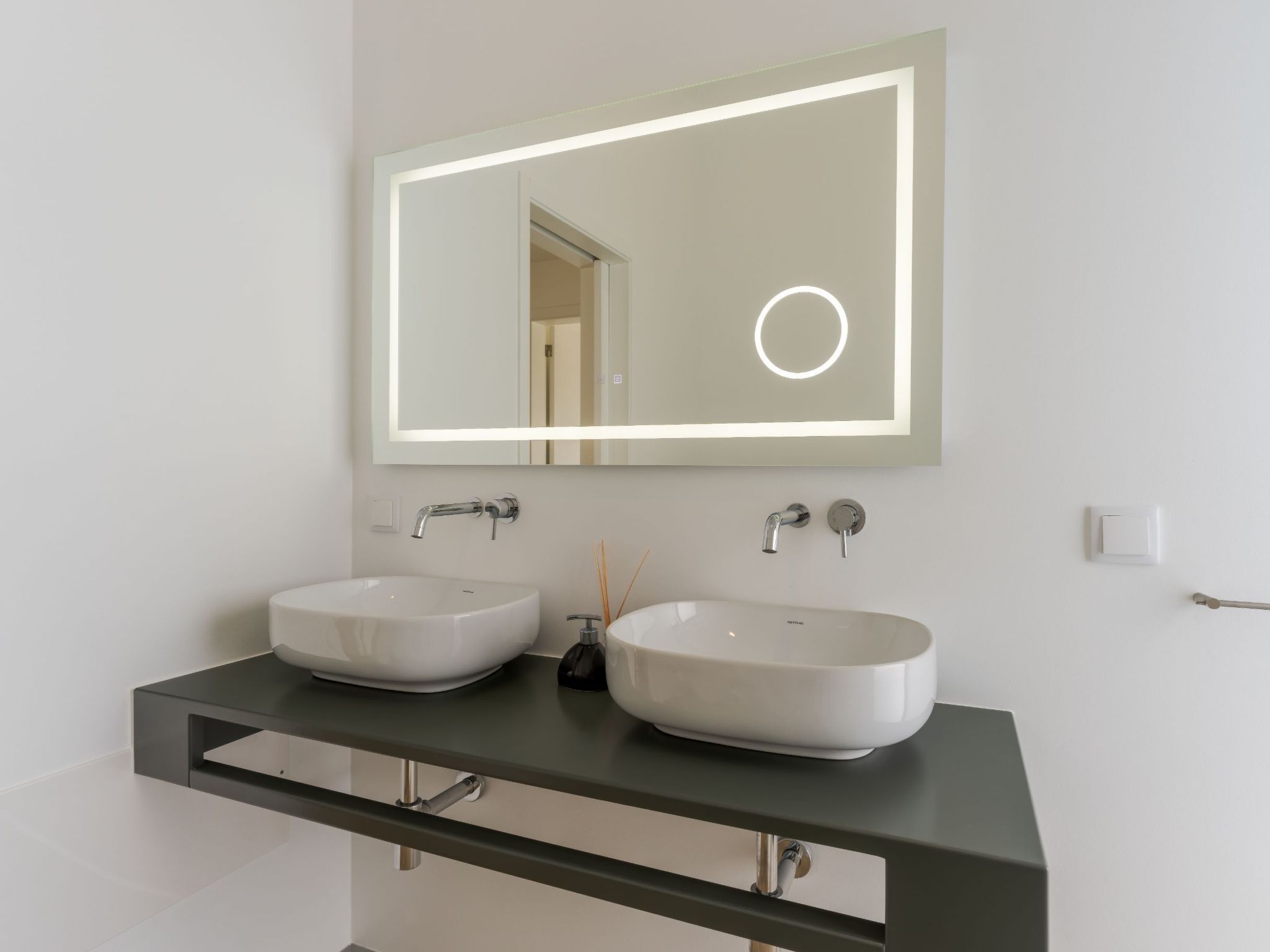 Das Poolhaus in Ponta de Sol-Dedans