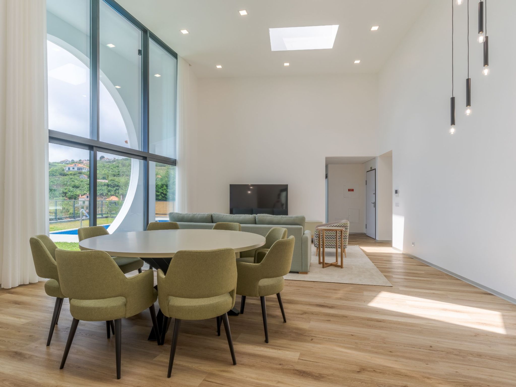 Das Poolhaus in Ponta de Sol-Dedans