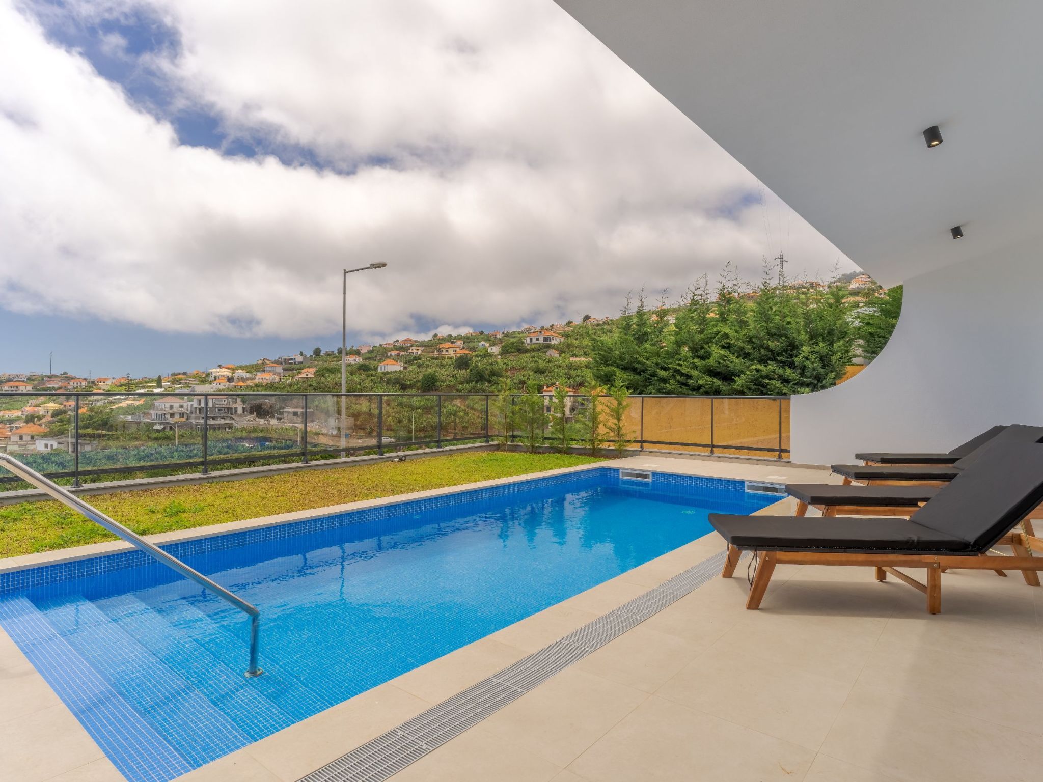 Das Poolhaus in Ponta de Sol-Image-tags.info