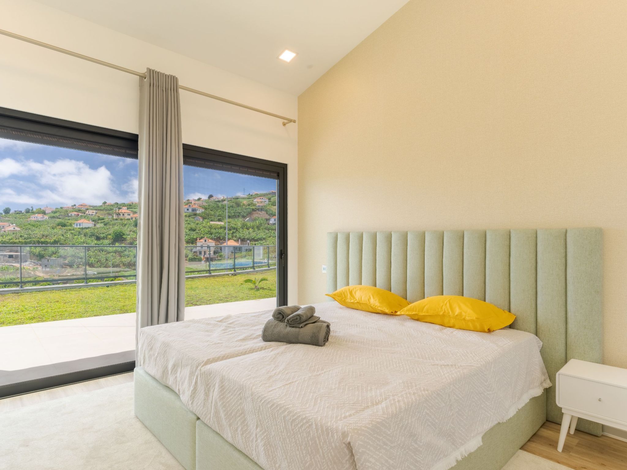 Das Poolhaus in Ponta de Sol-Image-tags.info