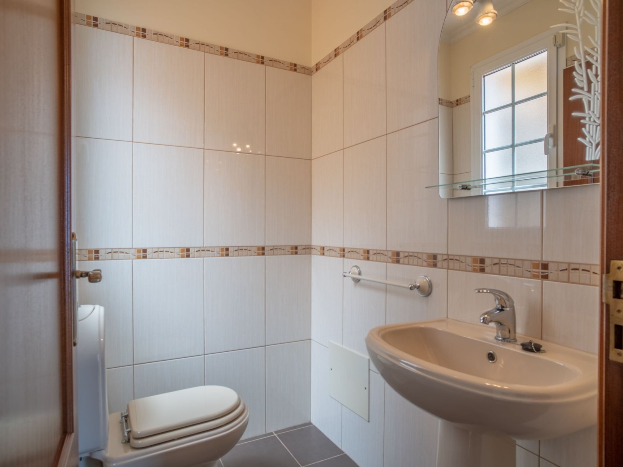 Schöne Wohnung am Strand-Image-tags.info