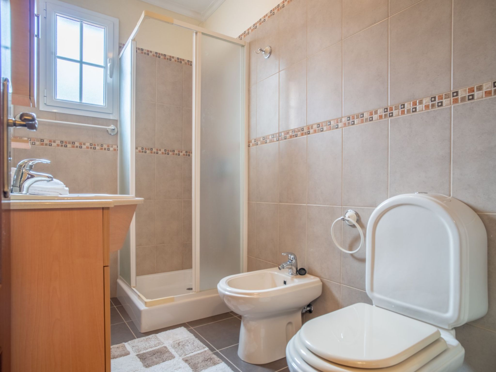 Schöne Wohnung am Strand-Image-tags.info