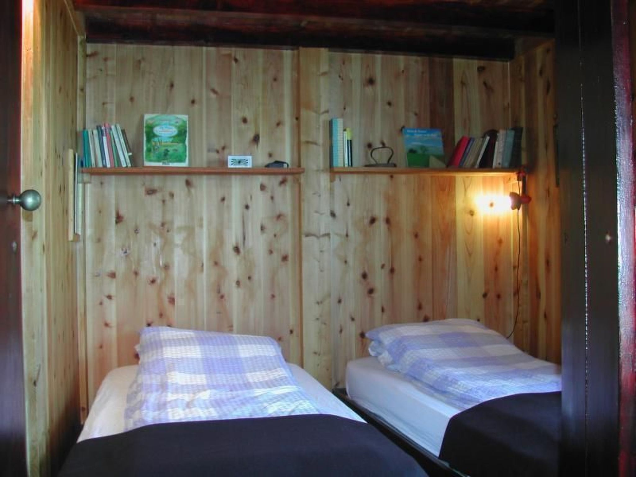 In Canhas mit Schönem Garten-Binnen