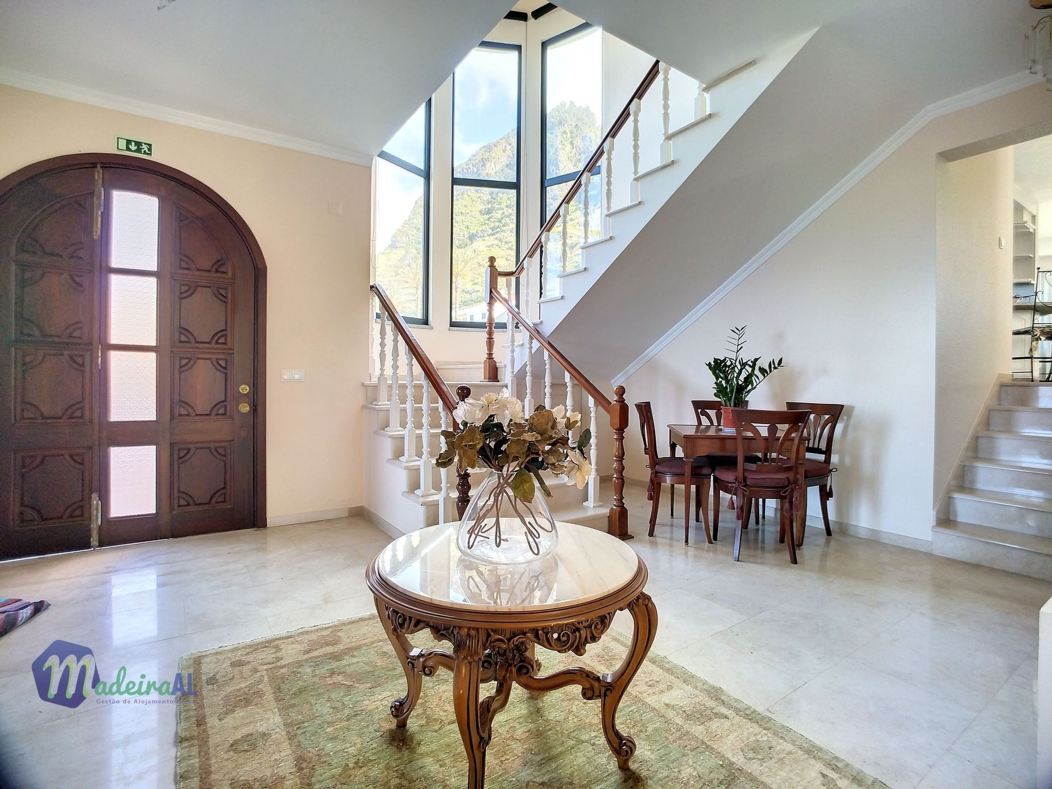 PEARLS BEACH VILLA-Inside