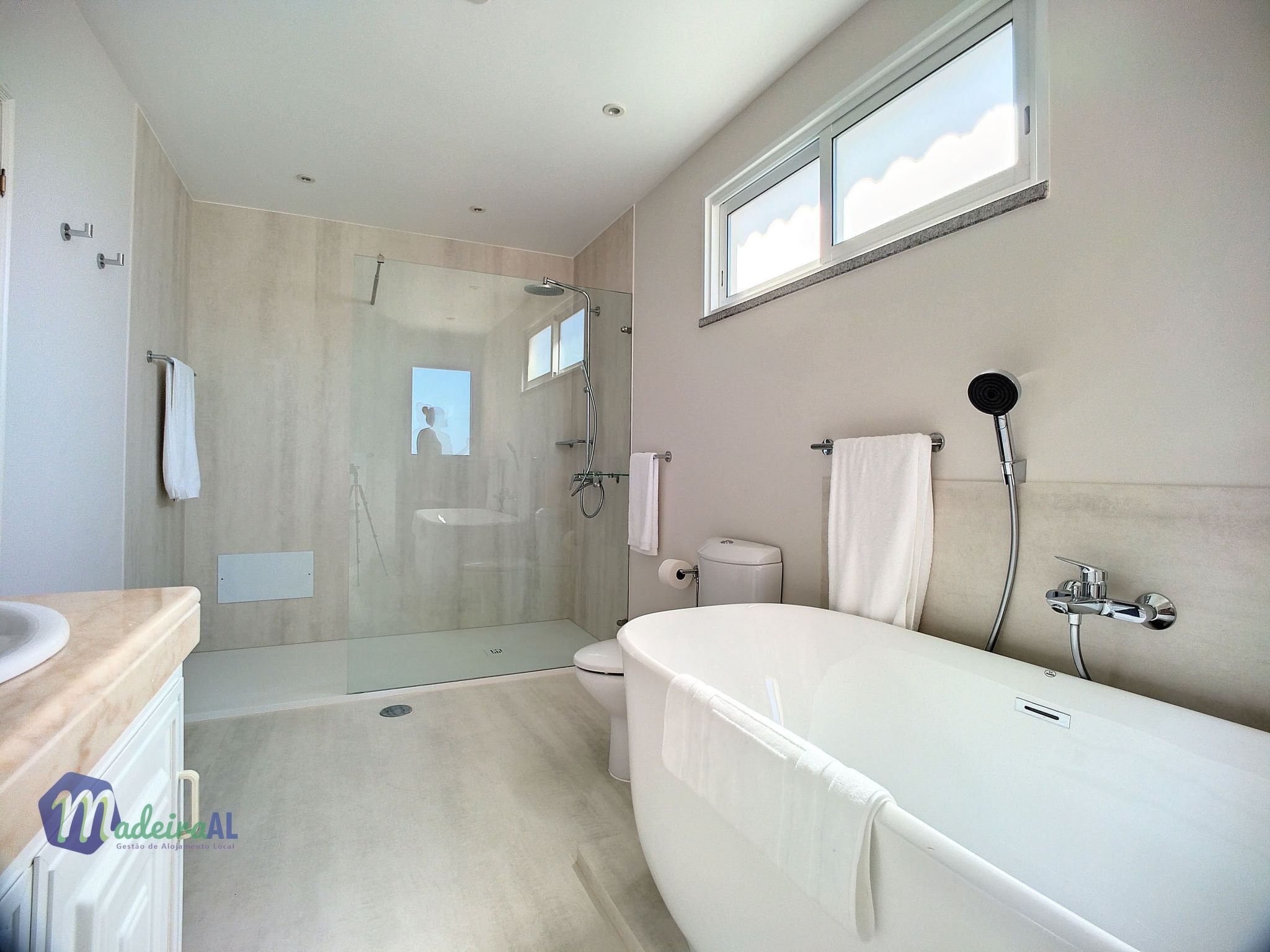 PEARLS BEACH VILLA-Inside