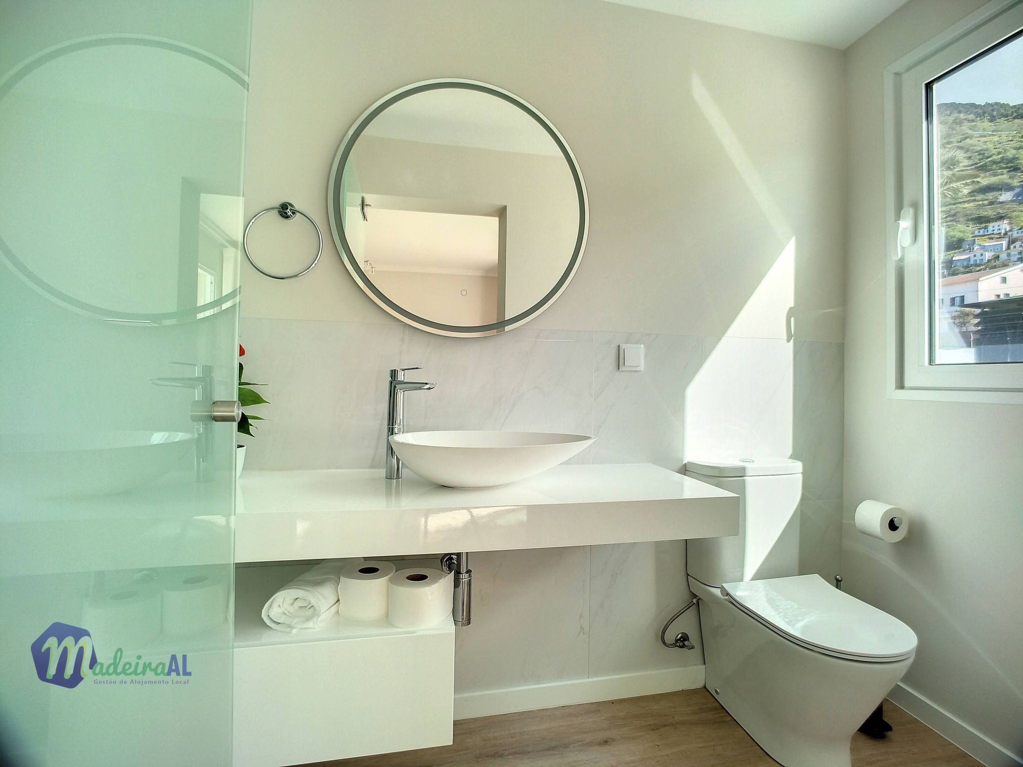 PEARLS BEACH VILLA-Inside