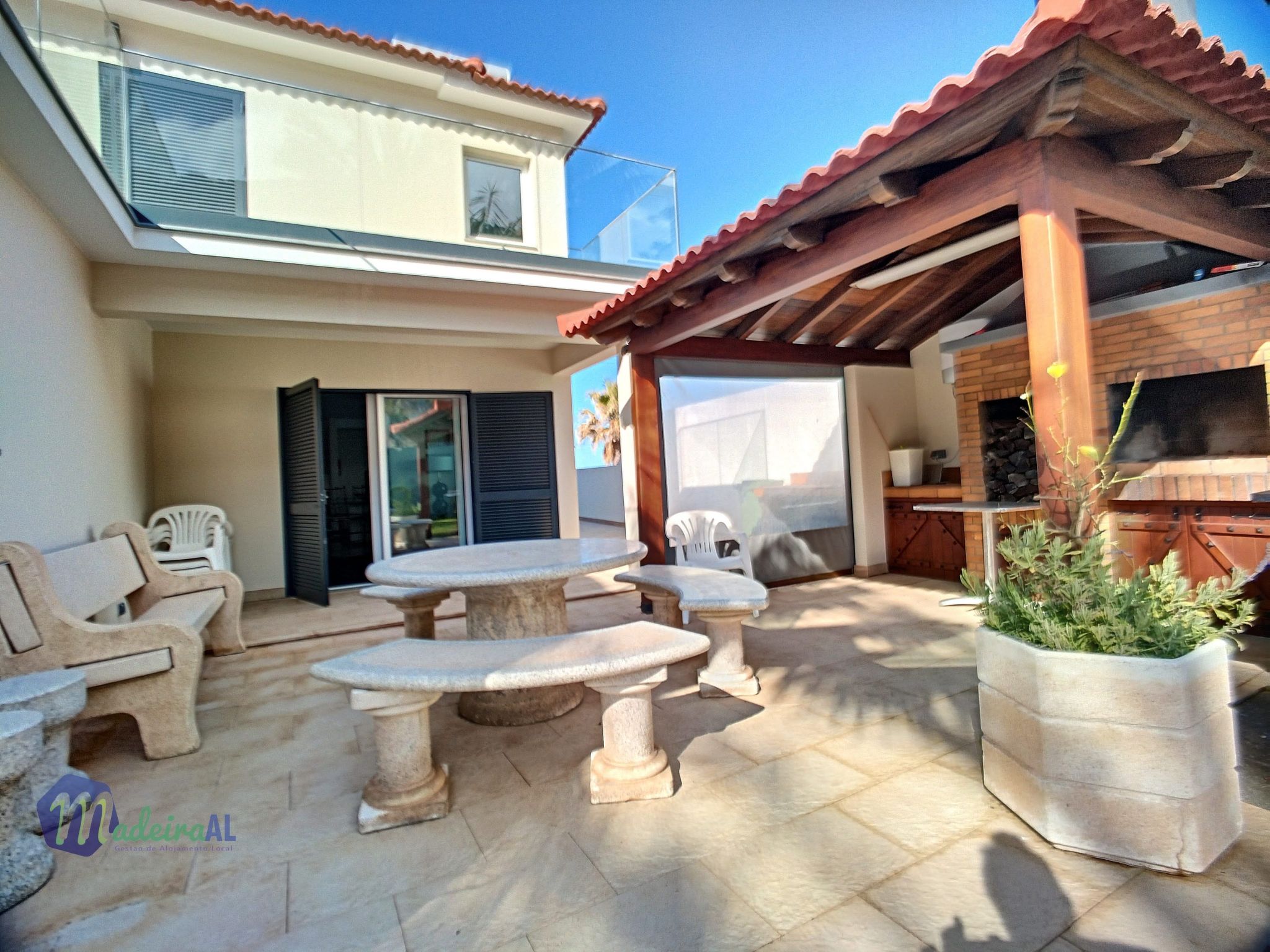 PEARLS BEACH VILLA-Inside