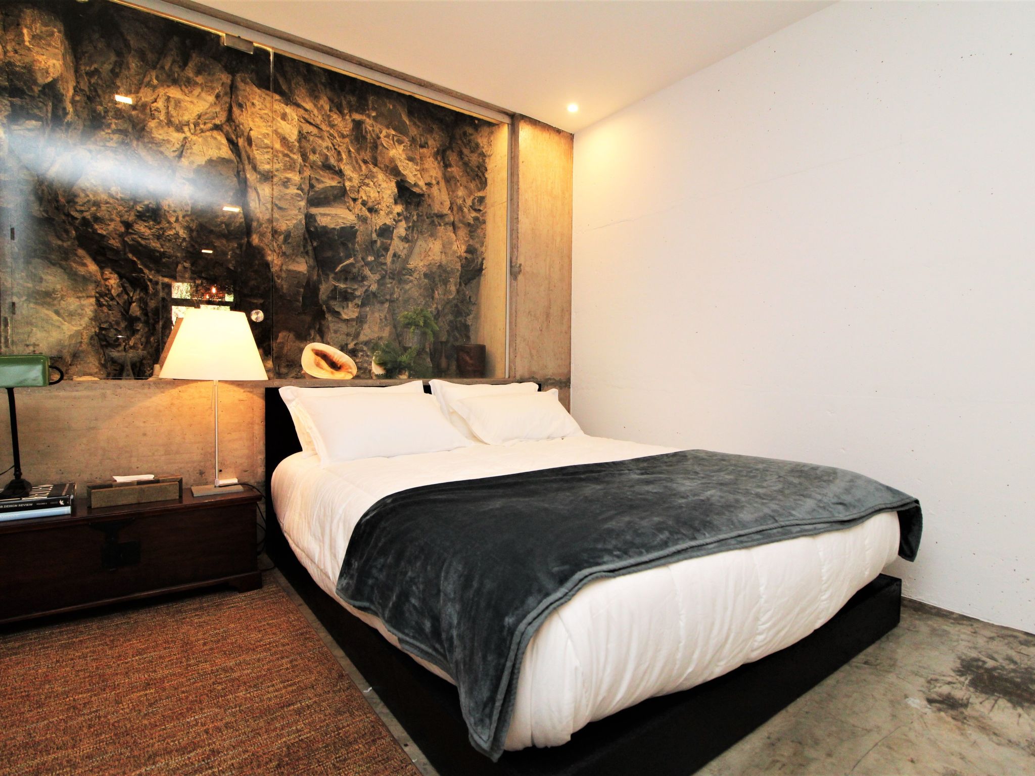 Mit Blick auf das Wasser