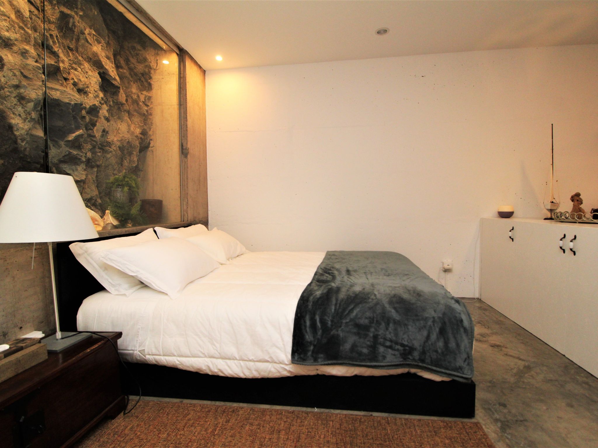 Mit Blick auf das Wasser