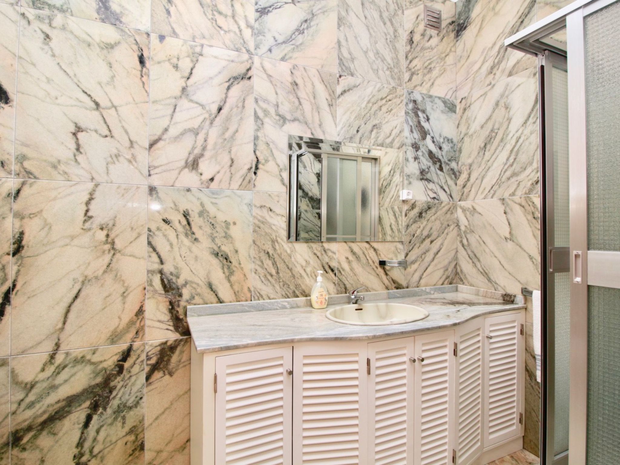 Villa Lapa in Câmara de Lobos-Dedans