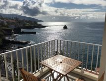 Kompakt appartement in Funchal met uitzicht op zee, op 100m van het water - thumbnail 1