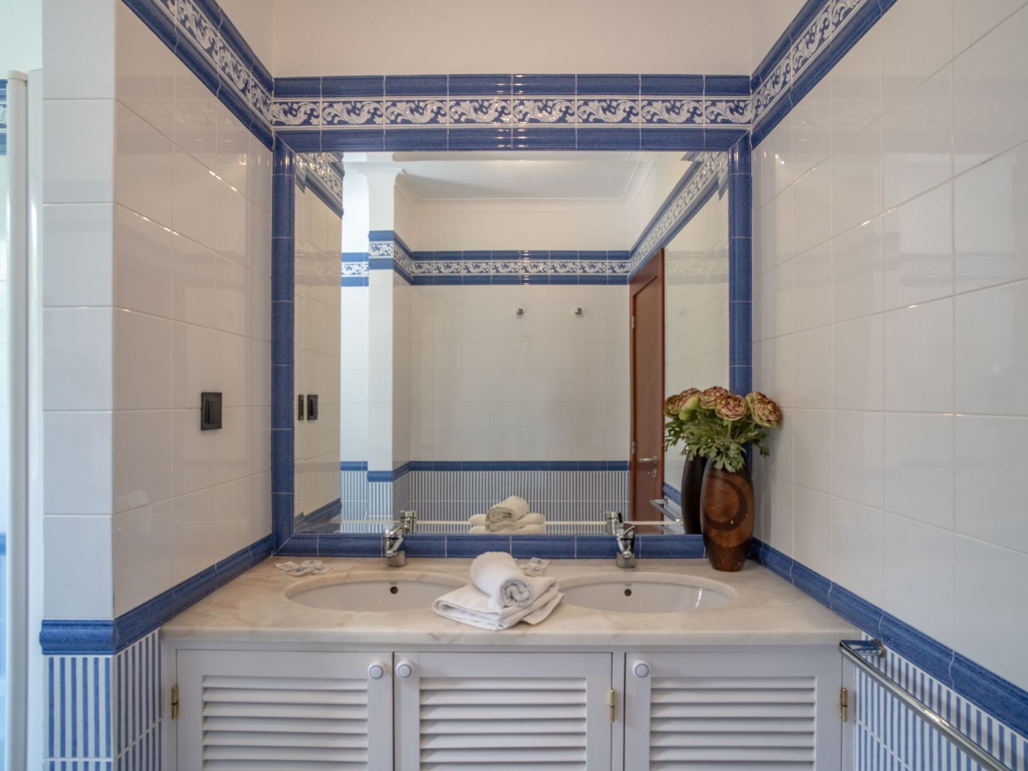 Villa Loreina Schloss-Image-tags.info