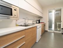 Stijlvol appartement met zwembad en garage in Funchal, vlakbij centrum - thumbnail 6