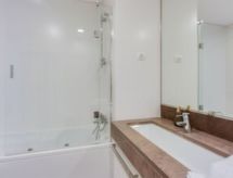 Luxe woonhuis nabij zee met privézwembad en airco in São Martinho, Funchal - thumbnail 5