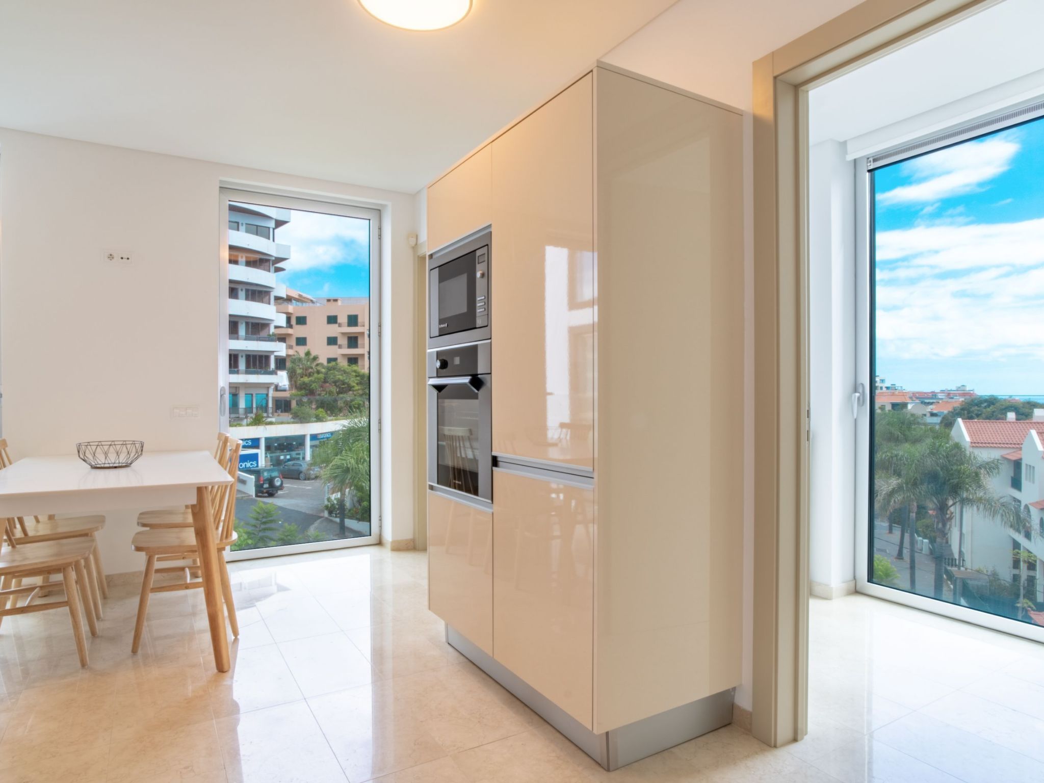 Für 6 Personen ca. 120 m&sup2; in São Martinho, Madeira (Südküste von Madeira)-Image-tags.info