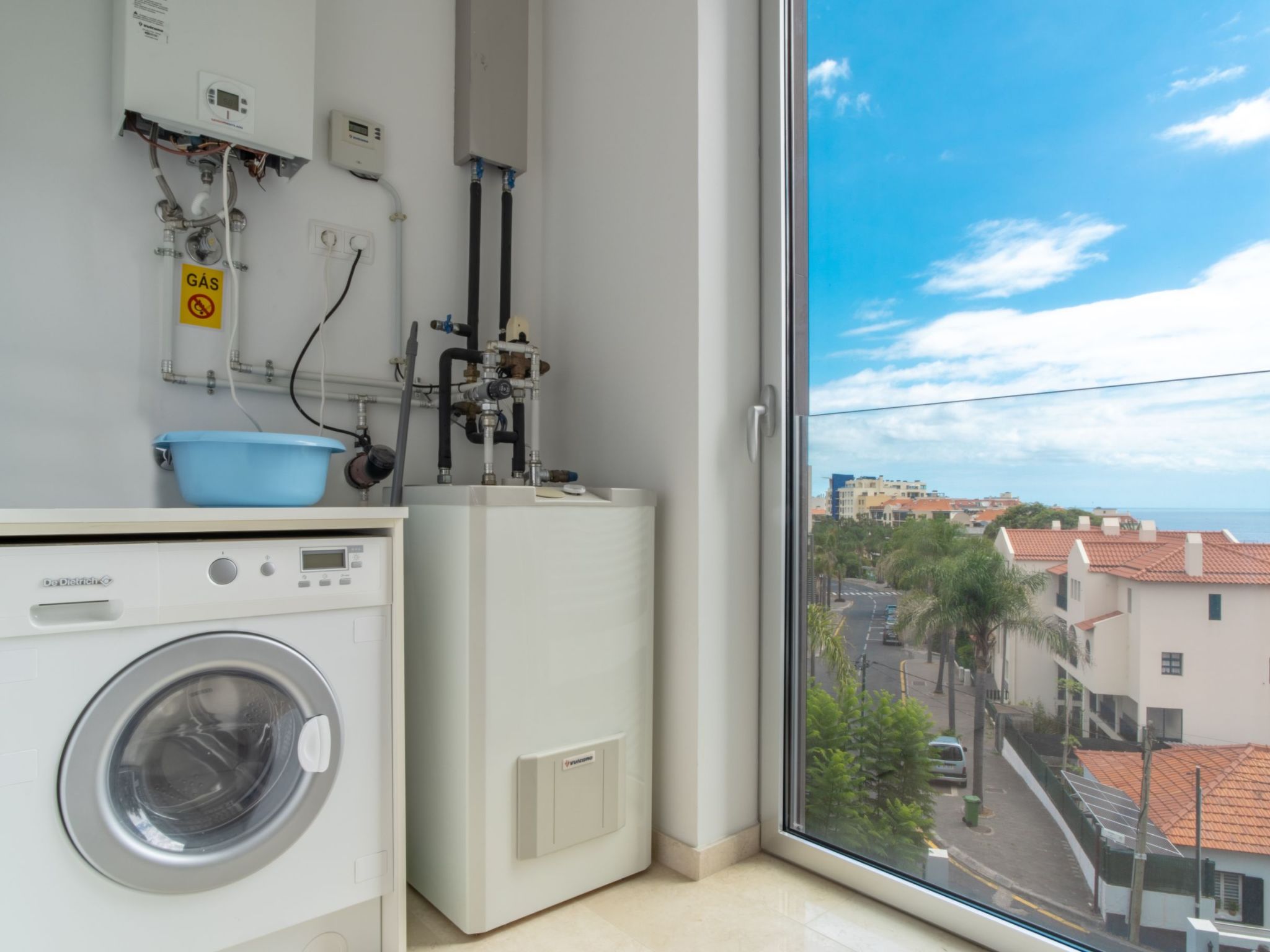 Für 6 Personen ca. 120 m&sup2; in São Martinho, Madeira (Südküste von Madeira)-Dedans