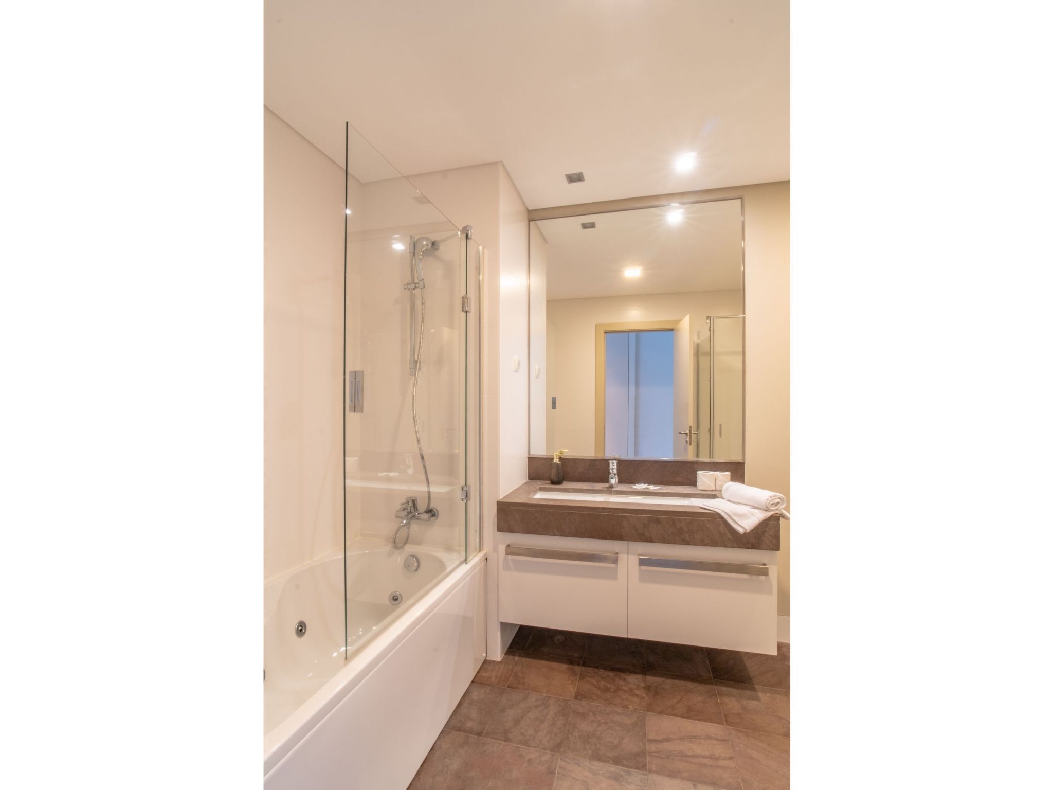 Für 6 Personen ca. 120 m&sup2; in São Martinho, Madeira (Südküste von Madeira)-Image-tags.info