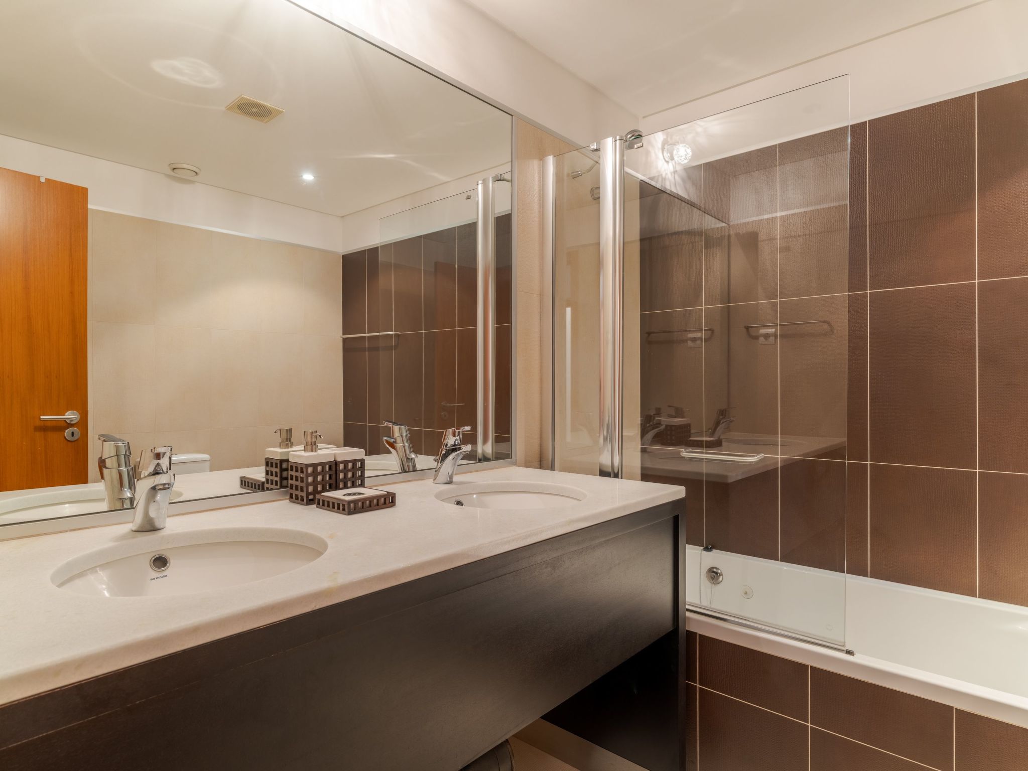 Photo of mit gemeinschaftlichem Pool