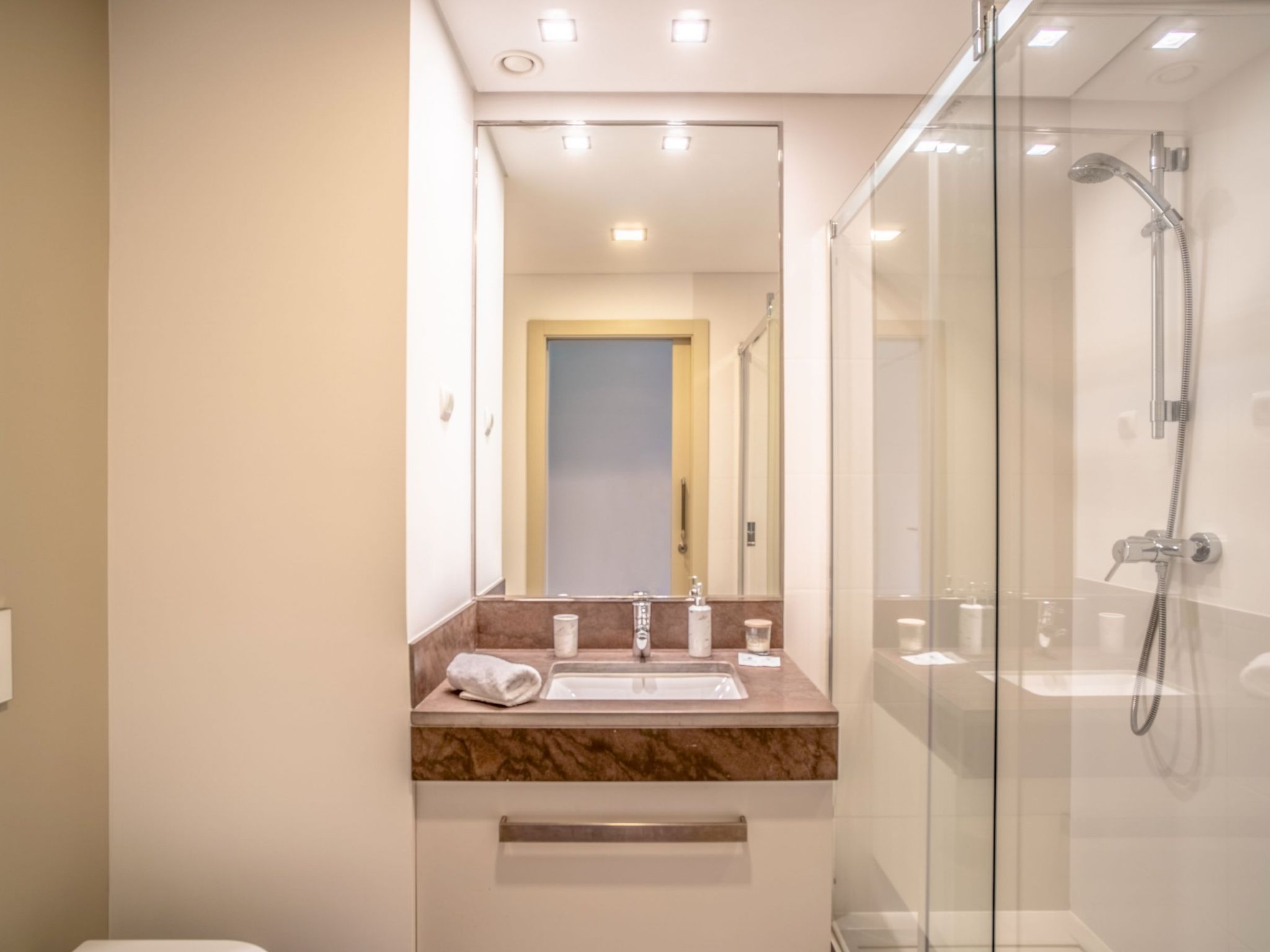 Für 8 Personen ca. 150 m&sup2; in São Martinho, Madeira (Südküste von Madeira)-Image-tags.info