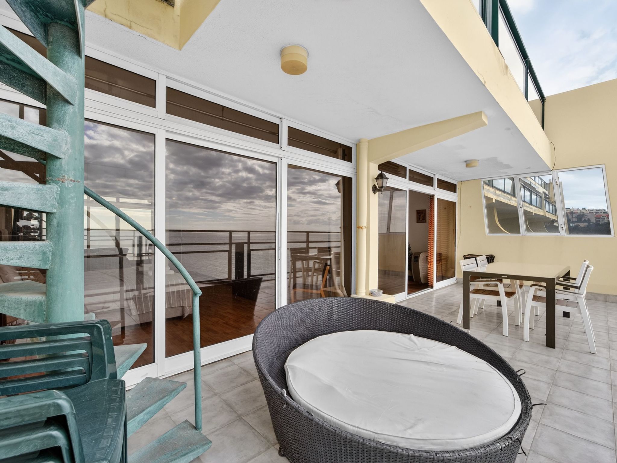 Charmante Penthouse-Wohnung in-Buiten