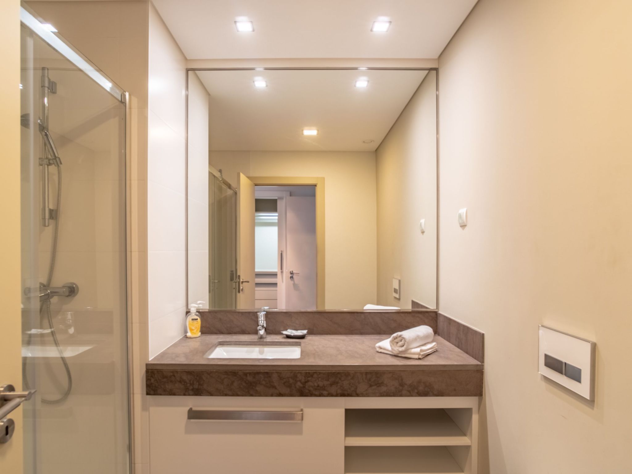 Für 6 Personen ca. 120 m&sup2; in São Martinho, Madeira (Südküste von Madeira)-Image-tags.info