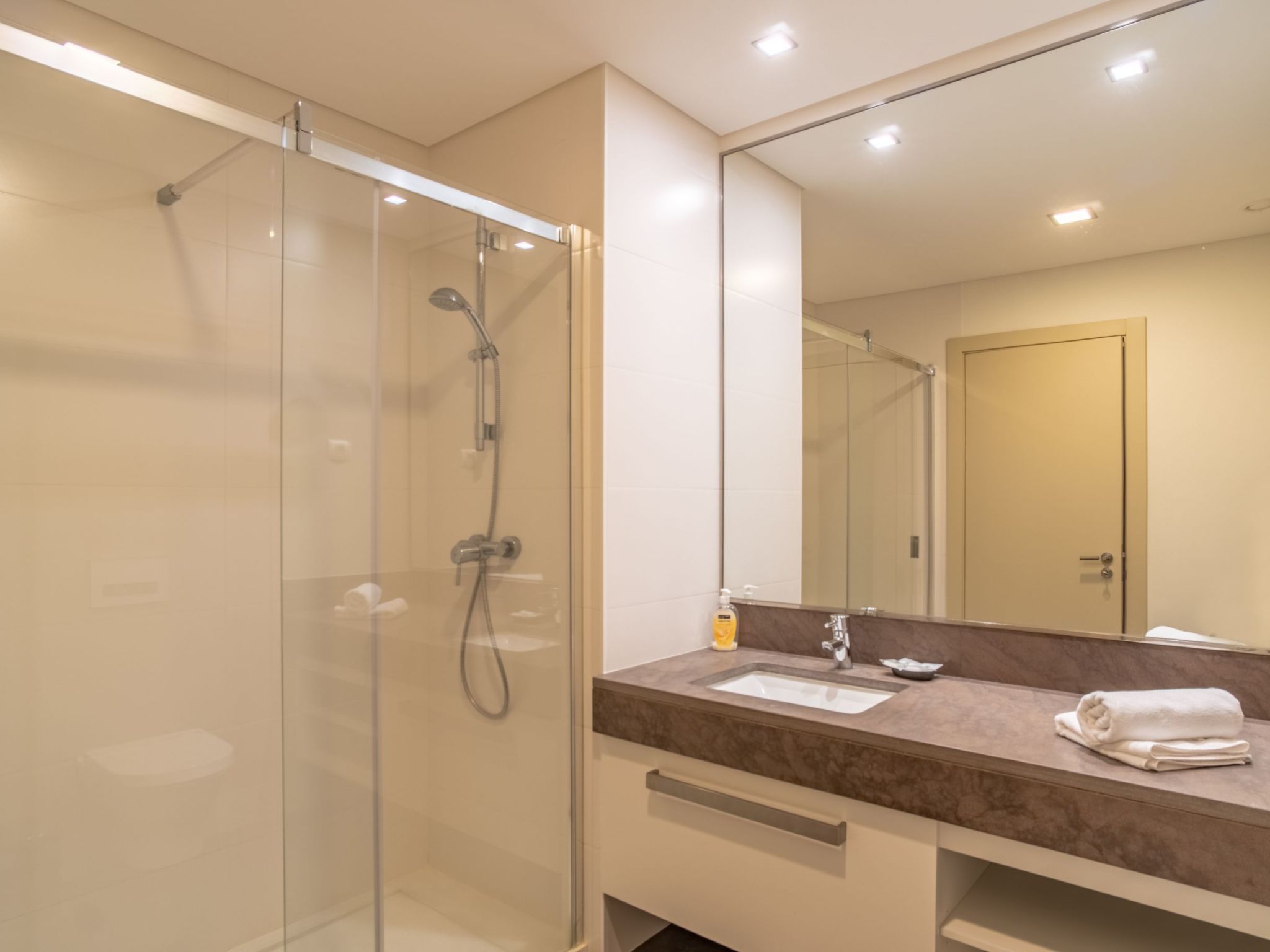 Für 6 Personen ca. 120 m&sup2; in São Martinho, Madeira (Südküste von Madeira)-Image-tags.info