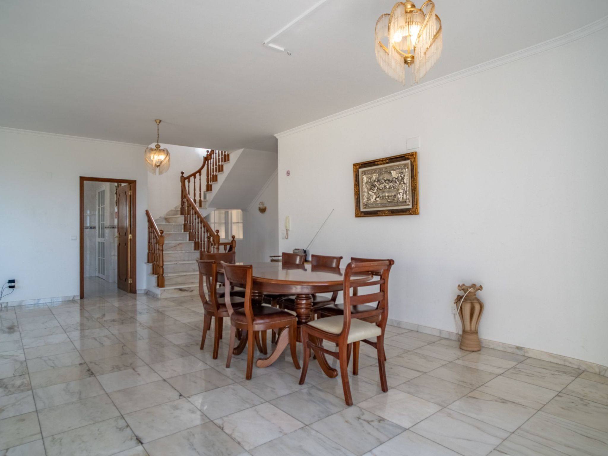 Villa mit Gartenblick-Image-tags.info