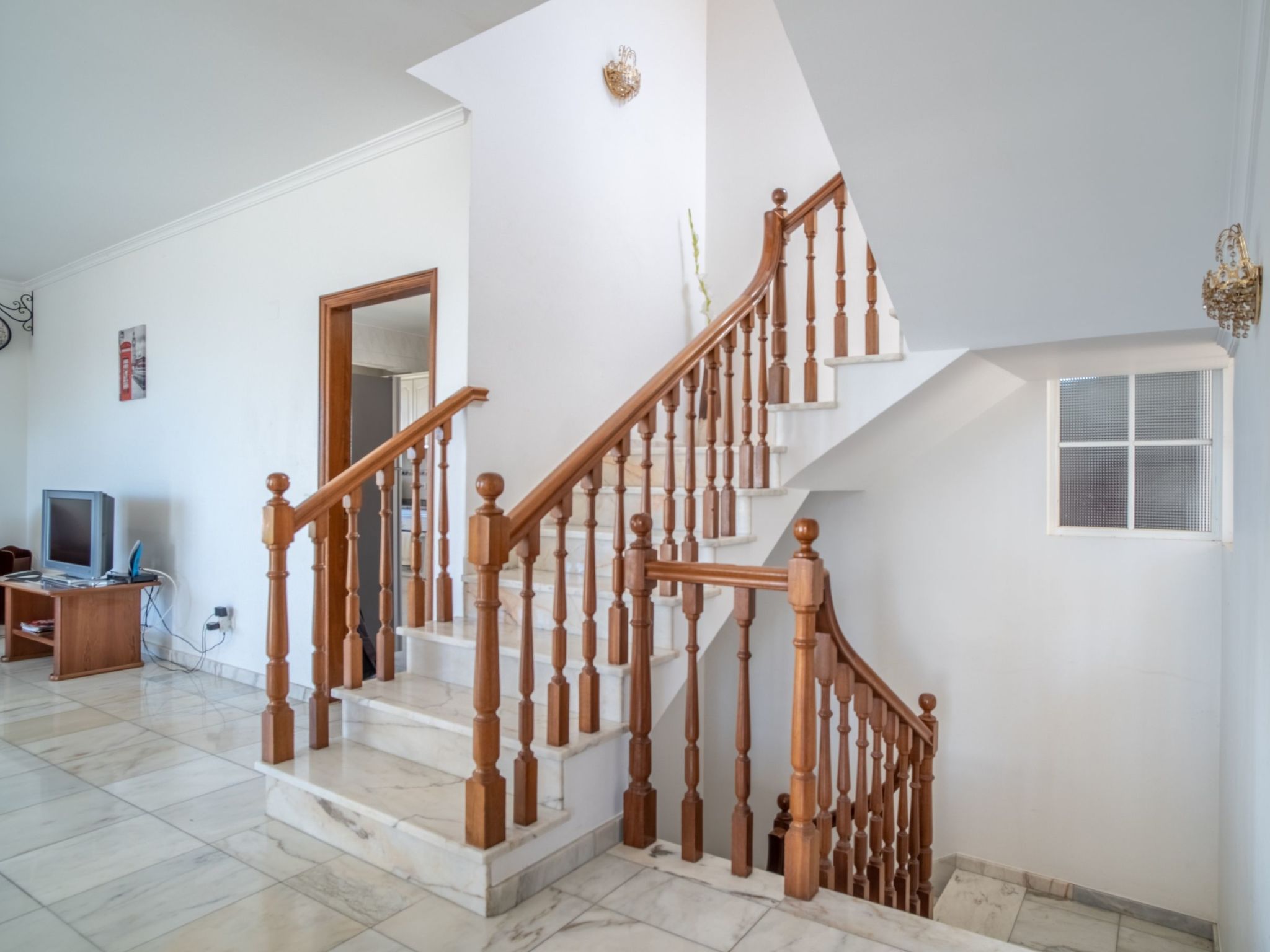 Villa mit Gartenblick-Image-tags.info