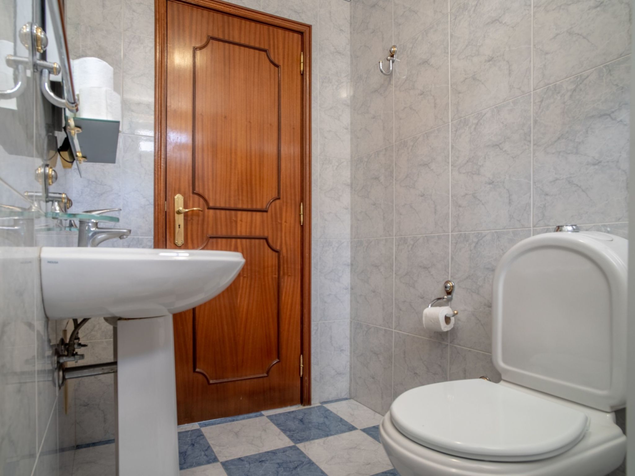 Villa mit Gartenblick-Image-tags.info