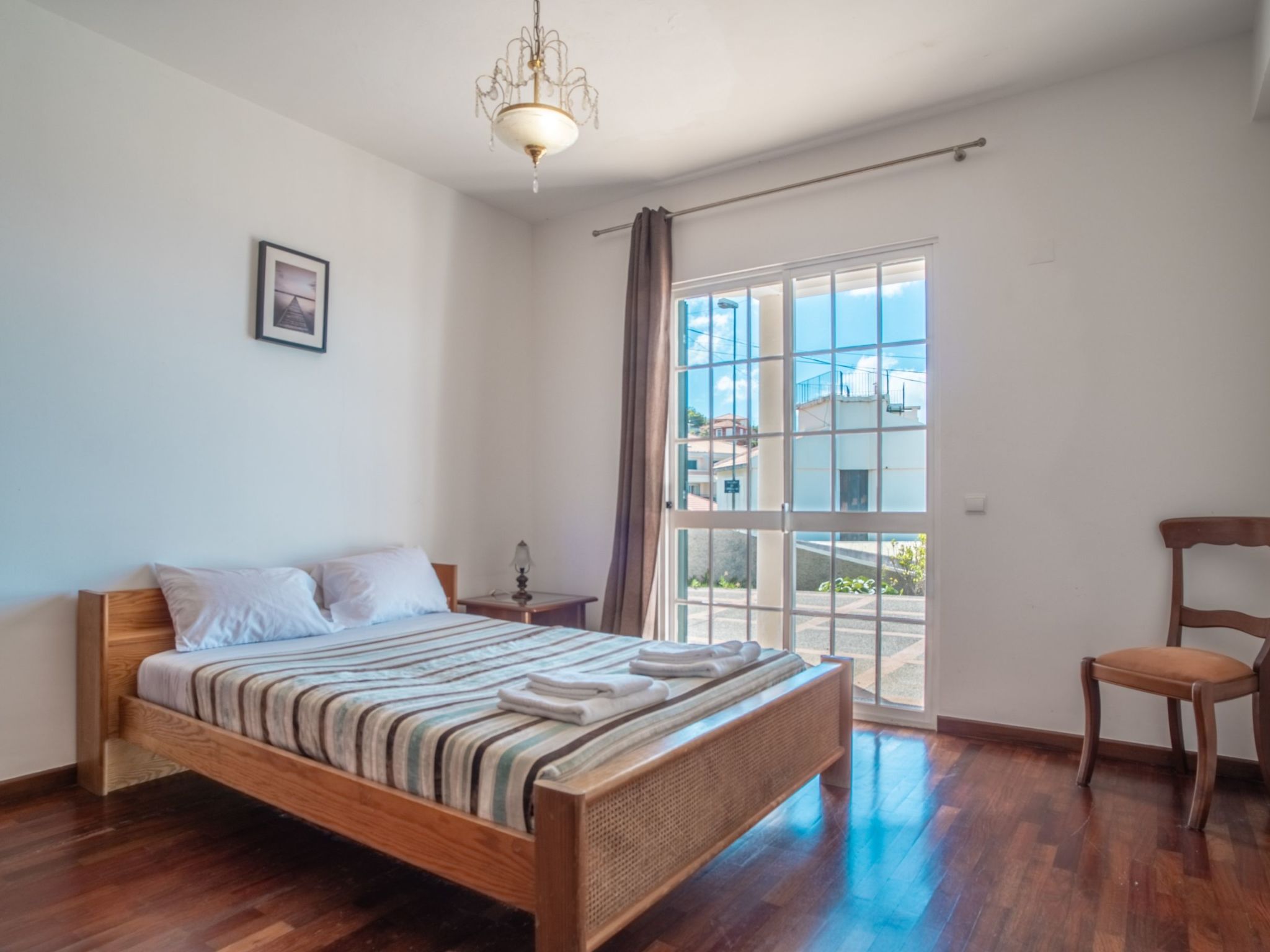 Villa mit Gartenblick-Image-tags.info