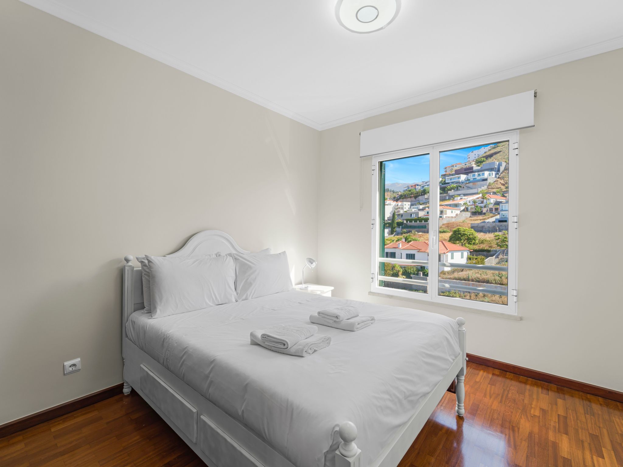 Tulipa Apartment Top