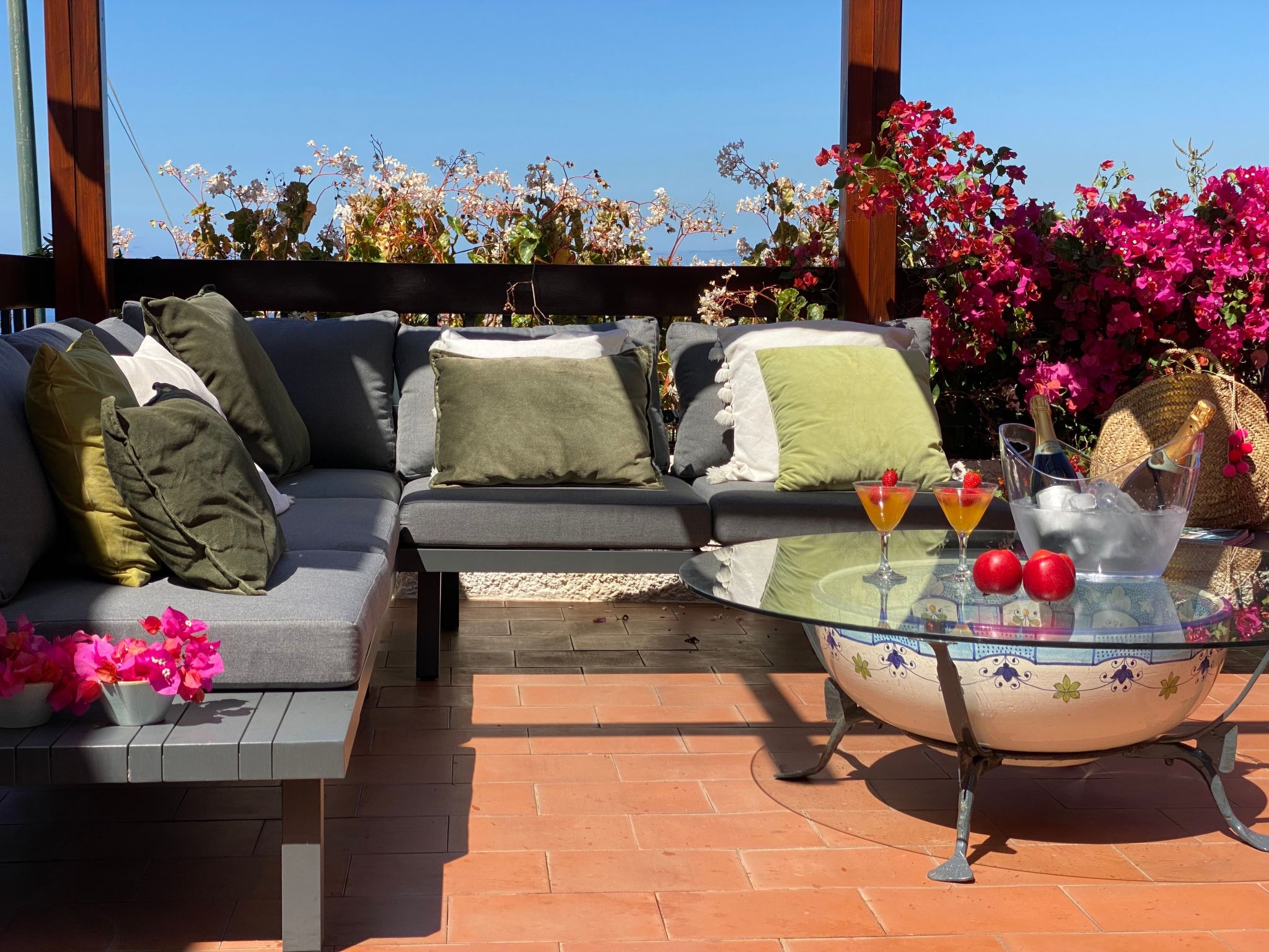 Ideales Familienhaus mit freiem Stadt- und Meerblick-Inside