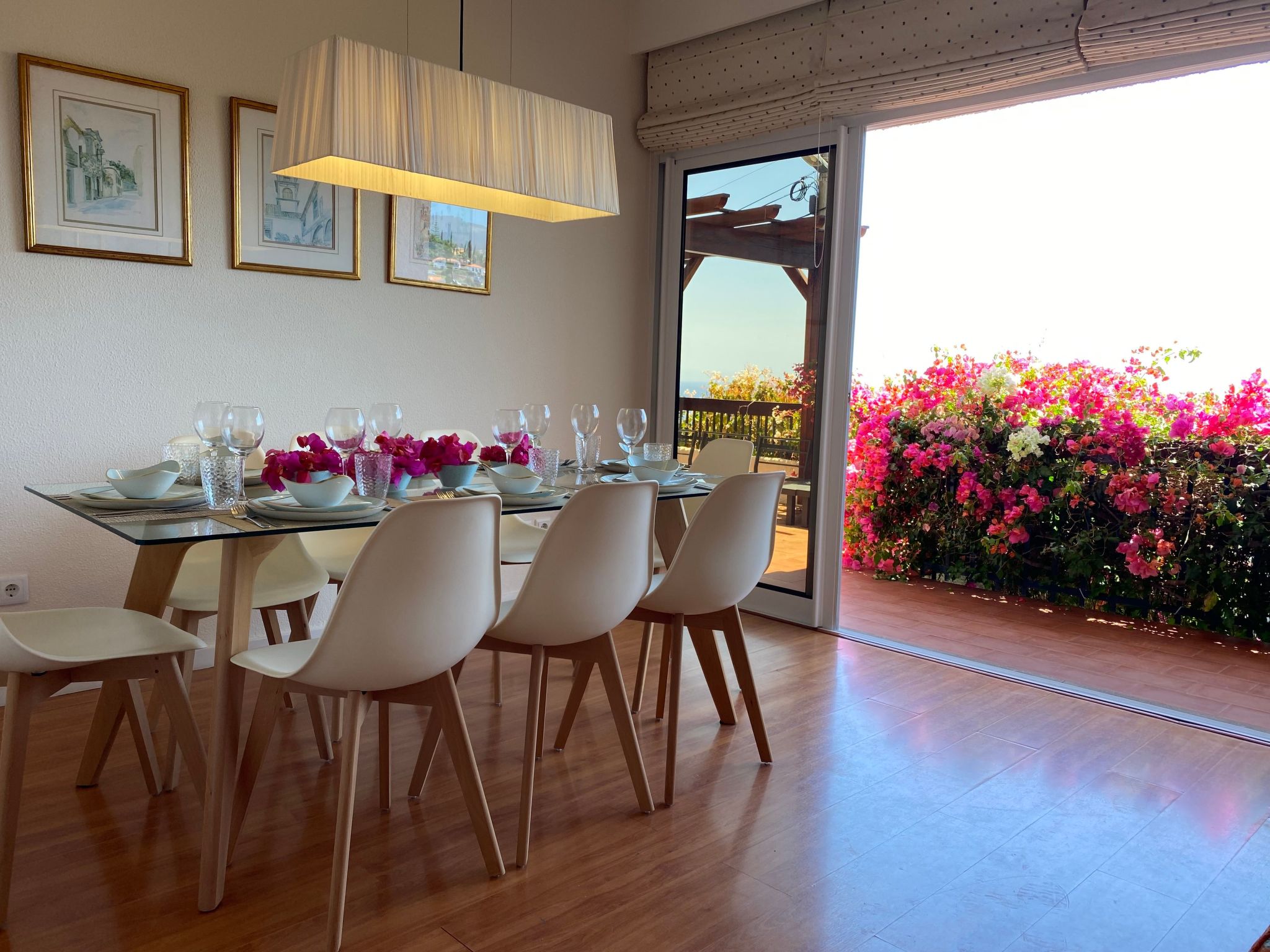 Ideales Familienhaus mit freiem Stadt- und Meerblick-Inside