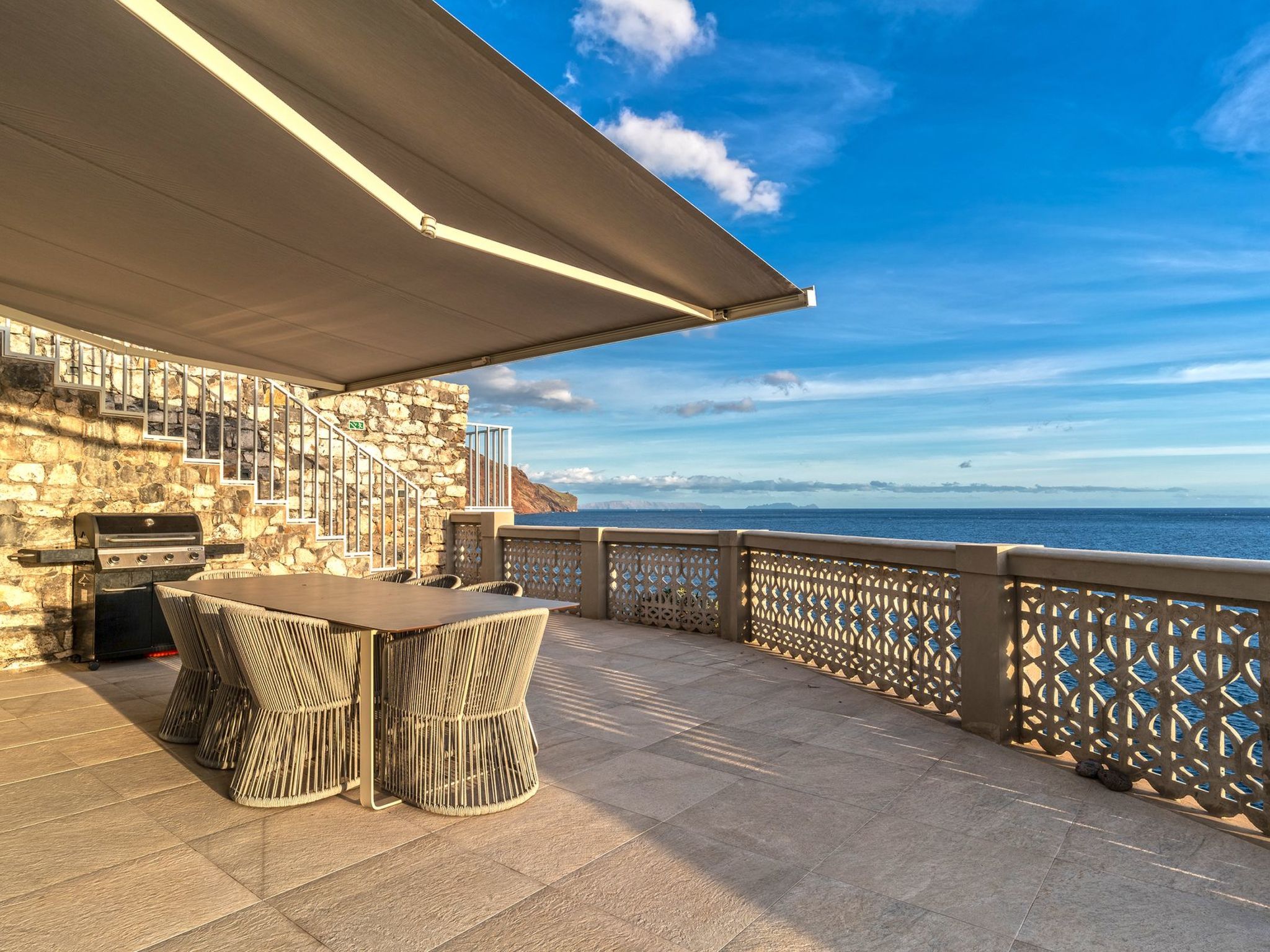 Mit Privatpool für 12 Personen in Sao Goncalo, Madeira-Image-tags.info