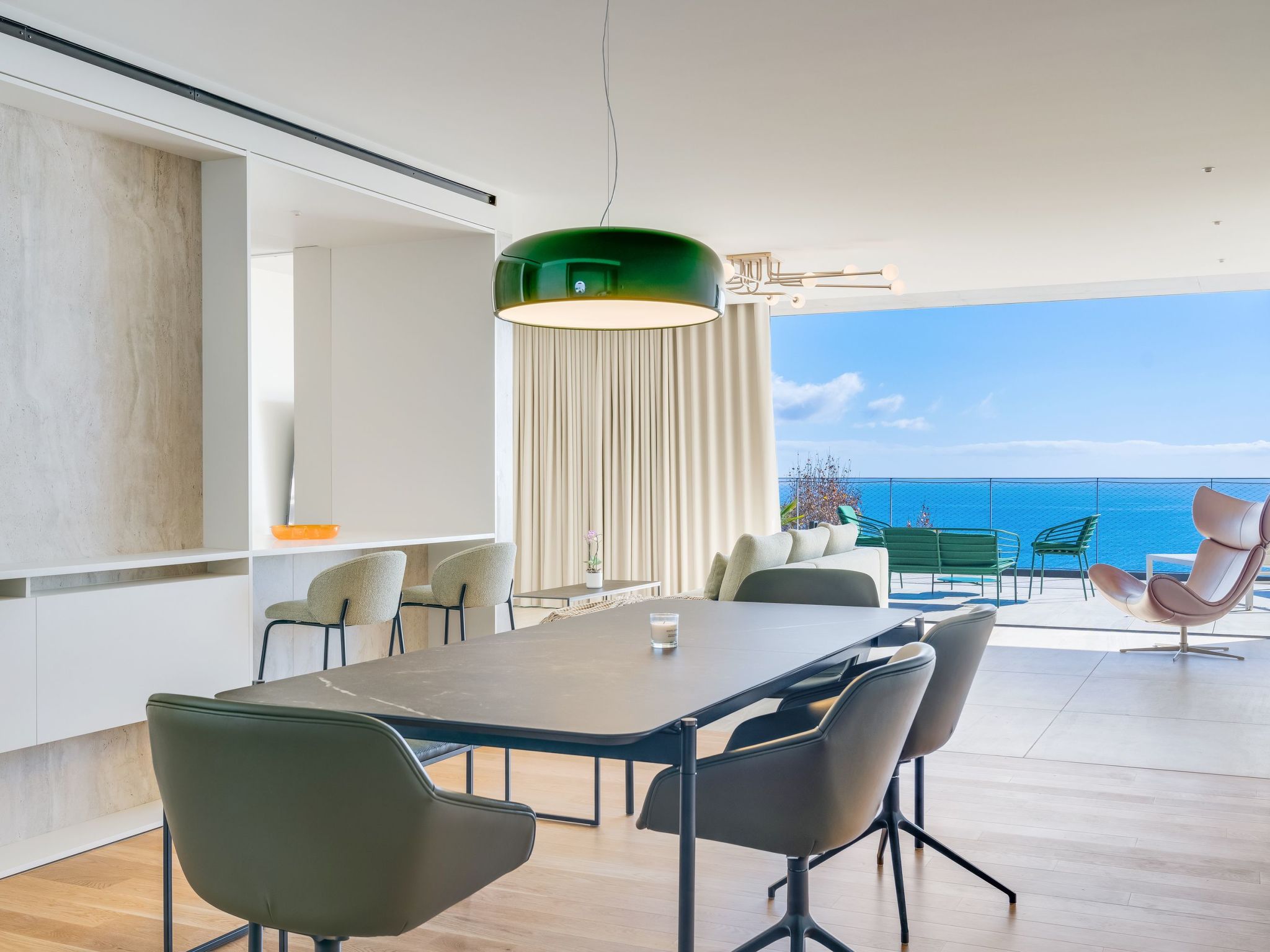 RJS Savoy Monumentalis-Inside