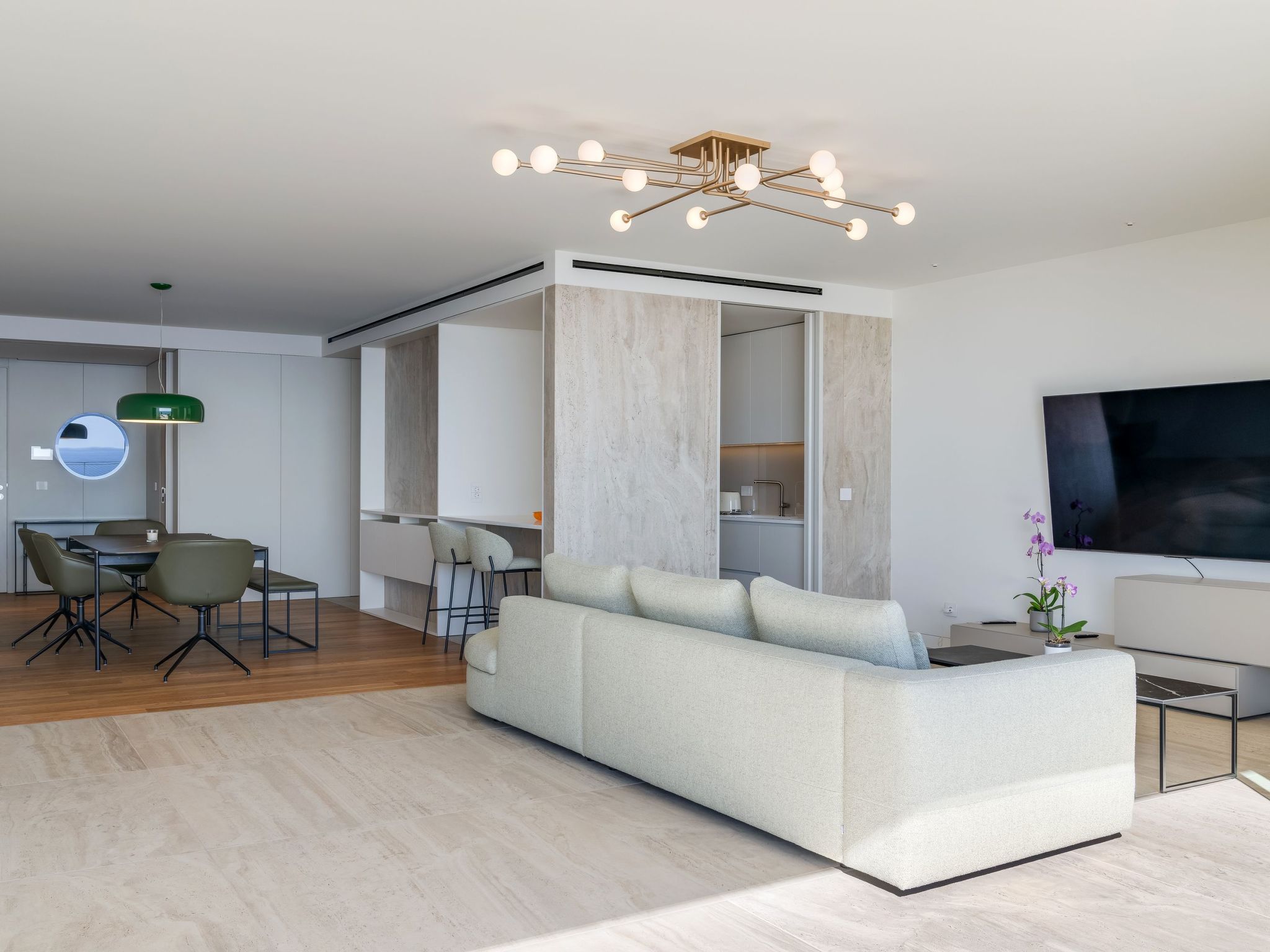 RJS Savoy Monumentalis-Inside