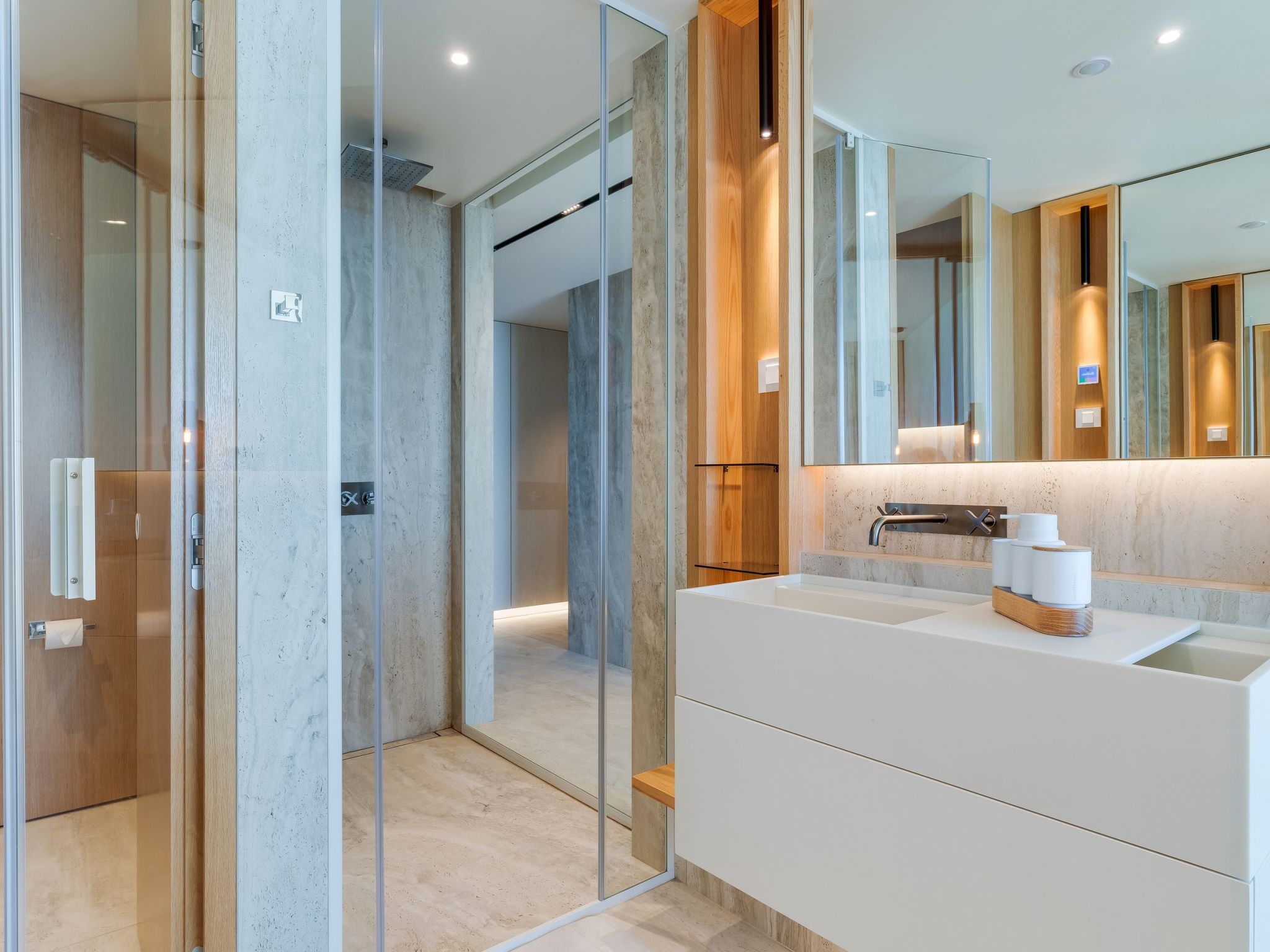 Photo of RJS Savoy Monumentalis