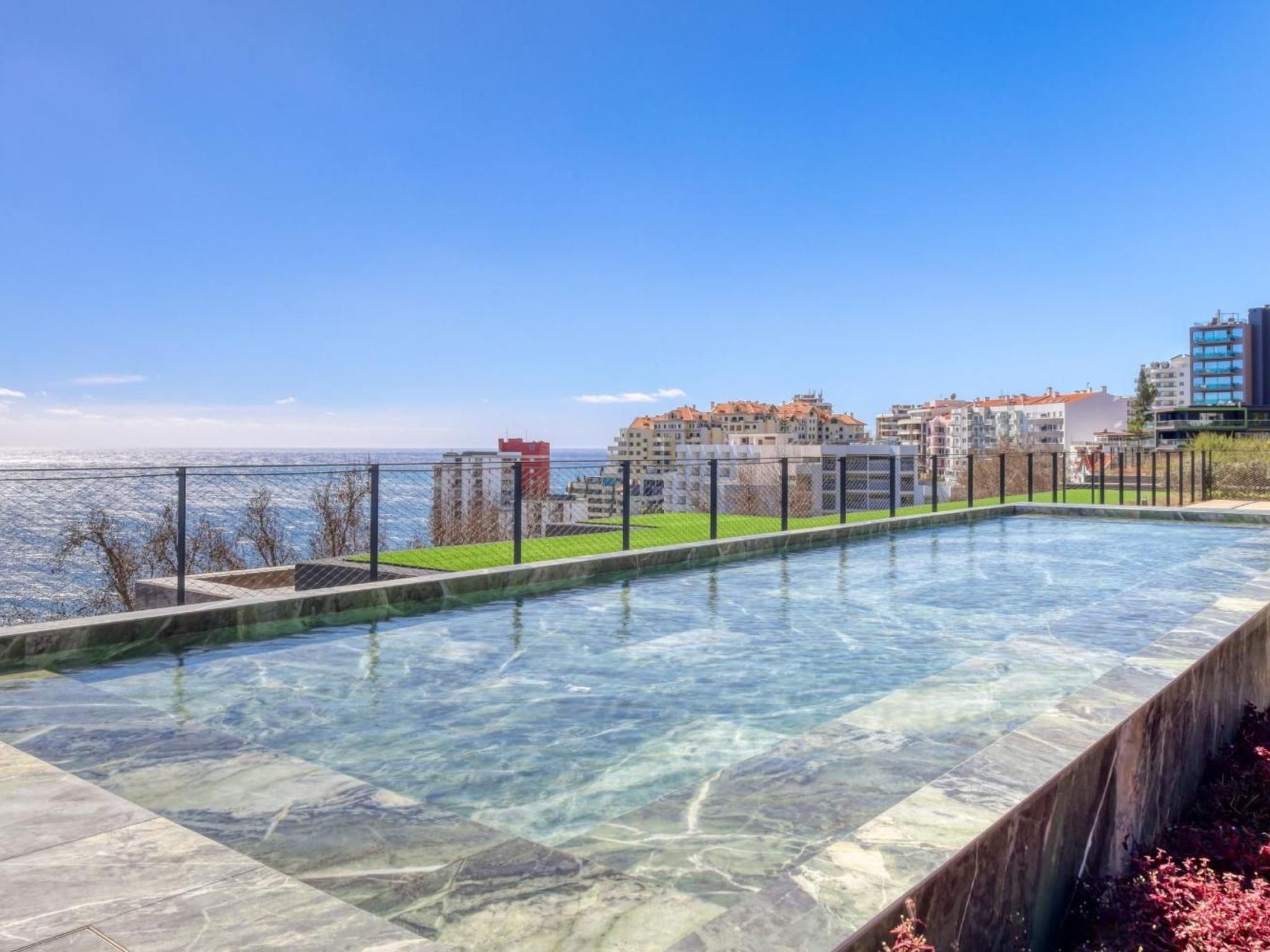 Photo of RJS Savoy Monumentalis