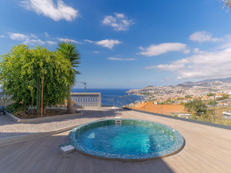 Sfeervol vintage huis met privézwembad en uitzicht op zee in Funchal in Madeira/Funchal