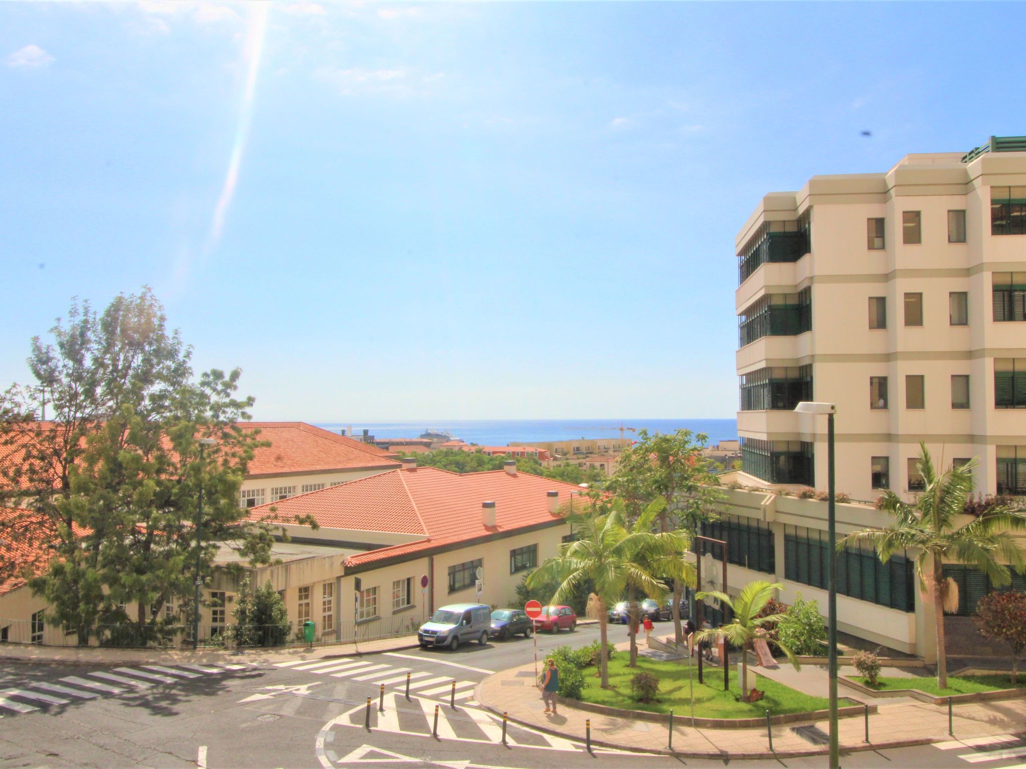 Graue Wohnung im Stadtzentrum mit Meerblick-Dedans