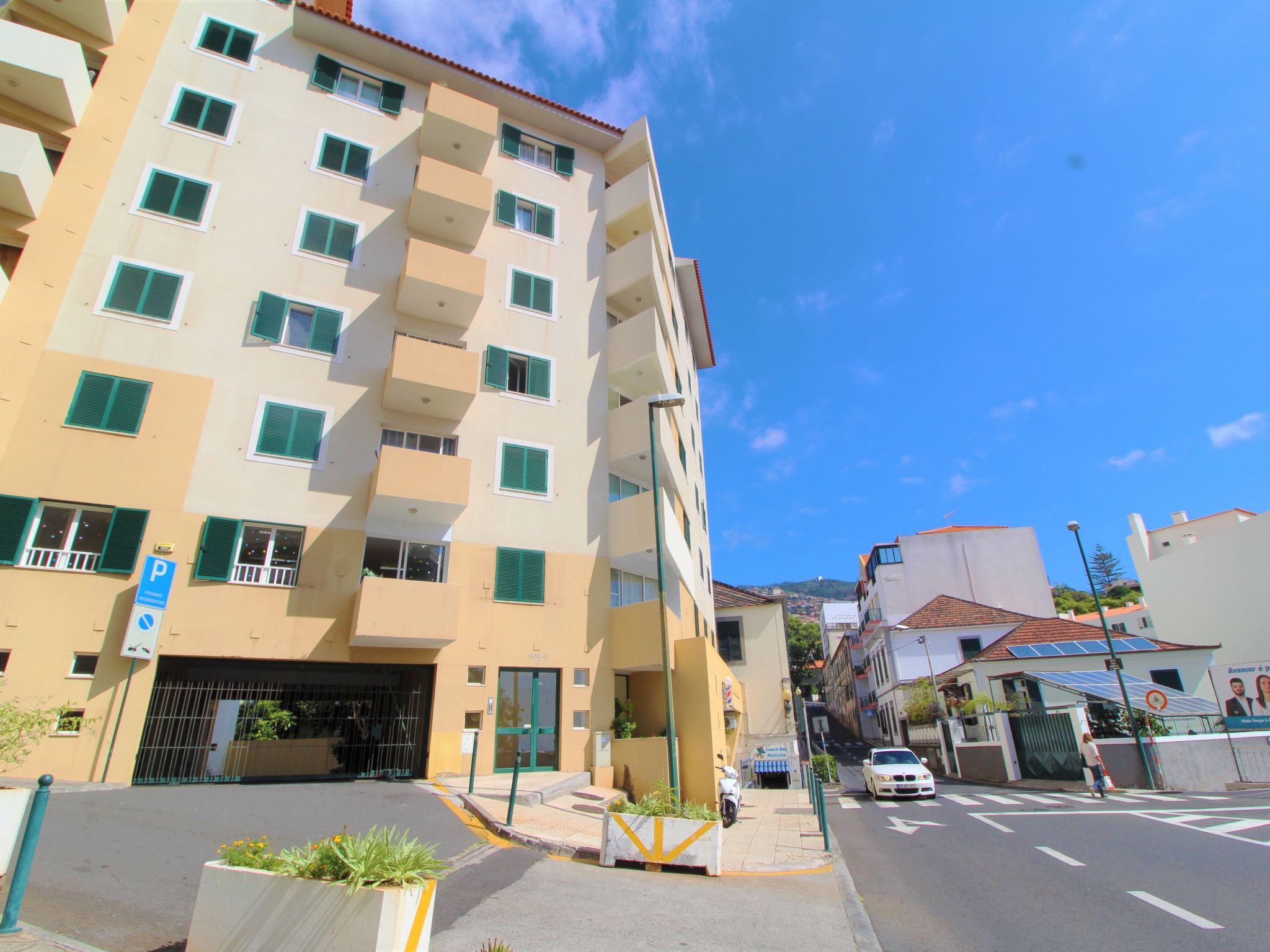 Graue Wohnung im Stadtzentrum mit Meerblick-Dedans