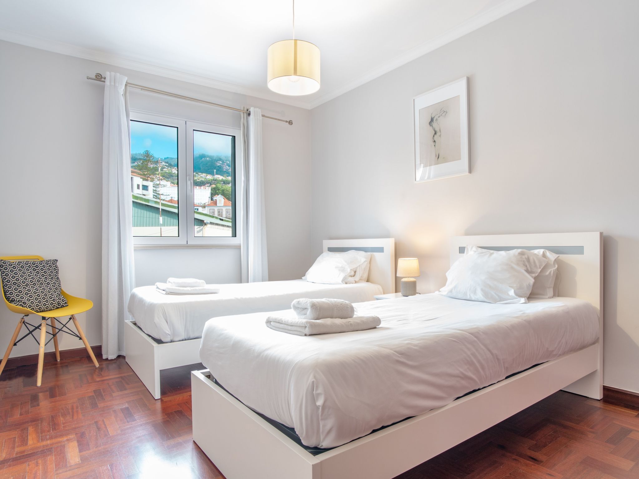 Graue Wohnung im Stadtzentrum mit Meerblick-Dedans