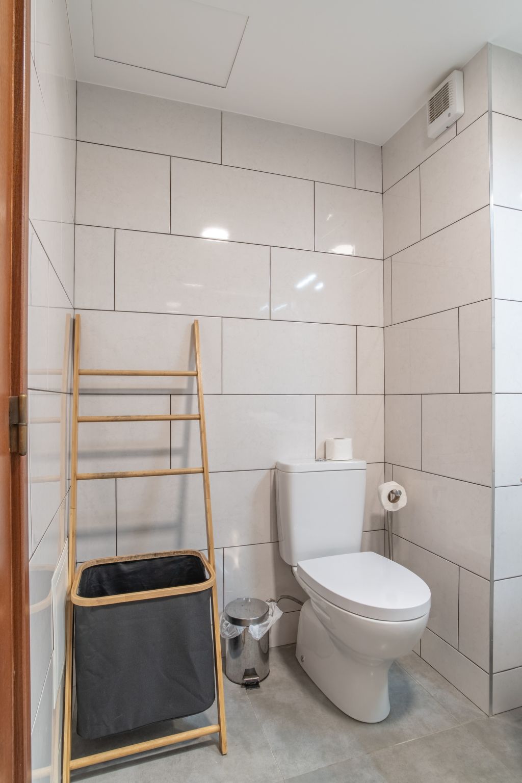 Graue Wohnung im Stadtzentrum mit Meerblick-Dedans