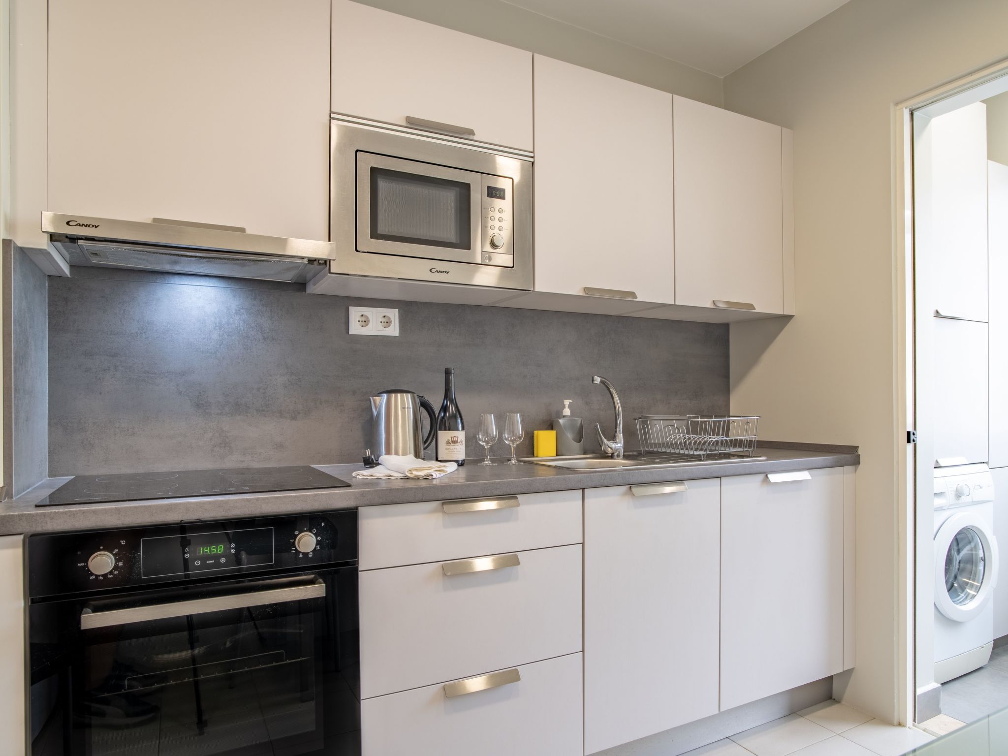 Graue Wohnung im Stadtzentrum mit Meerblick-Dedans