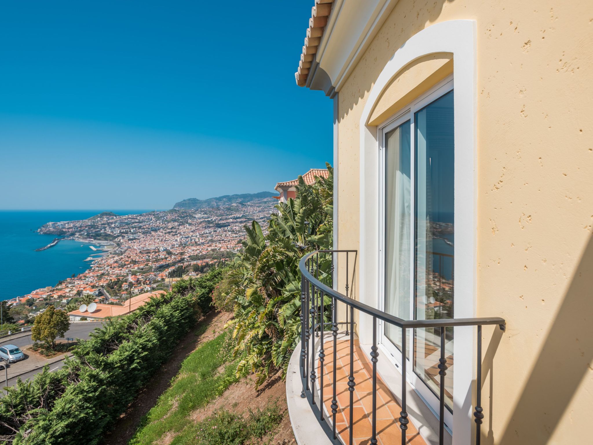 Photo of Elegante Ferienwohnung mit Gemeinschaftspool und Wellnessbereich