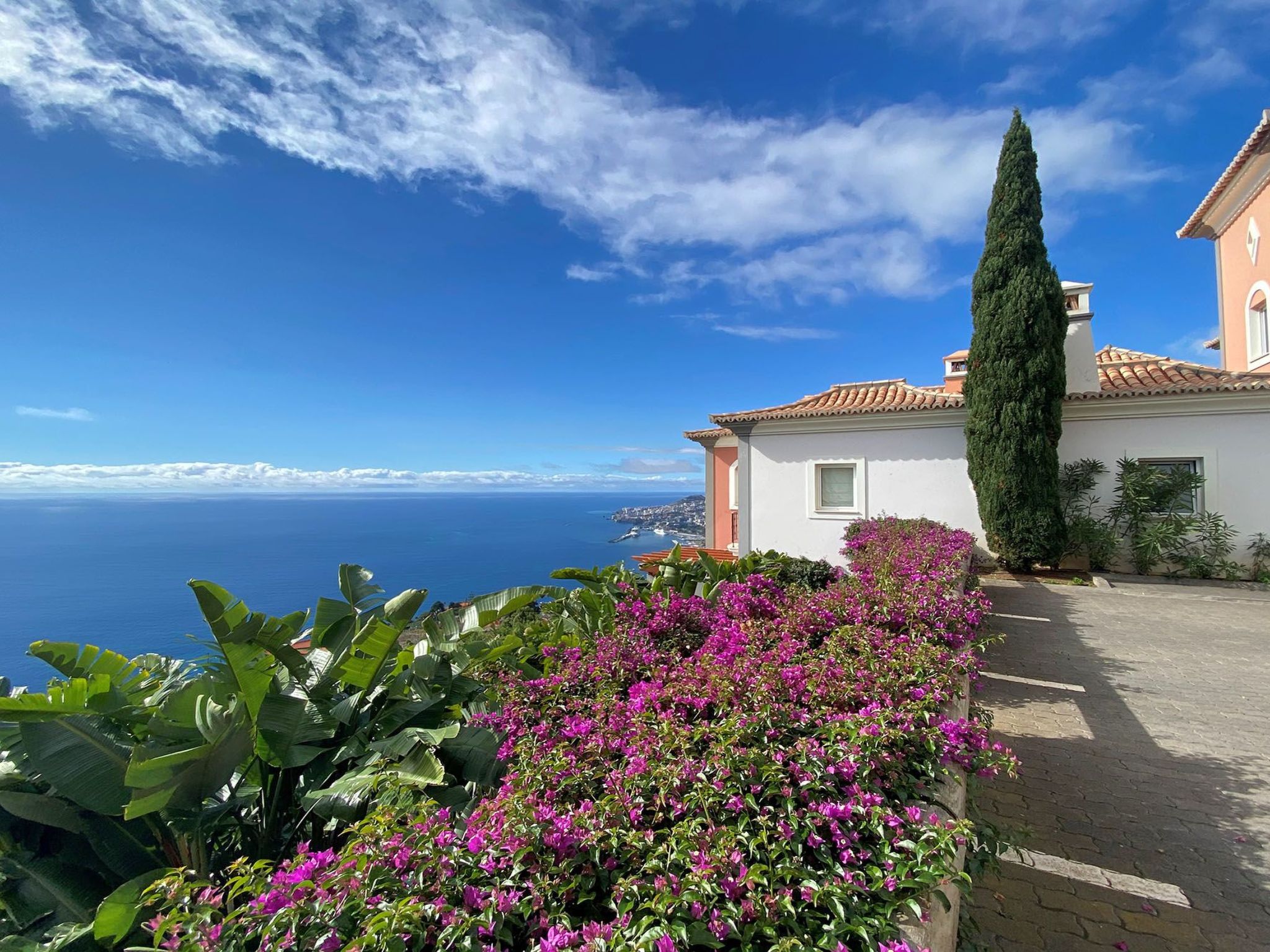 Photo of Elegante Ferienwohnung mit Gemeinschaftspool und Wellnessbereich