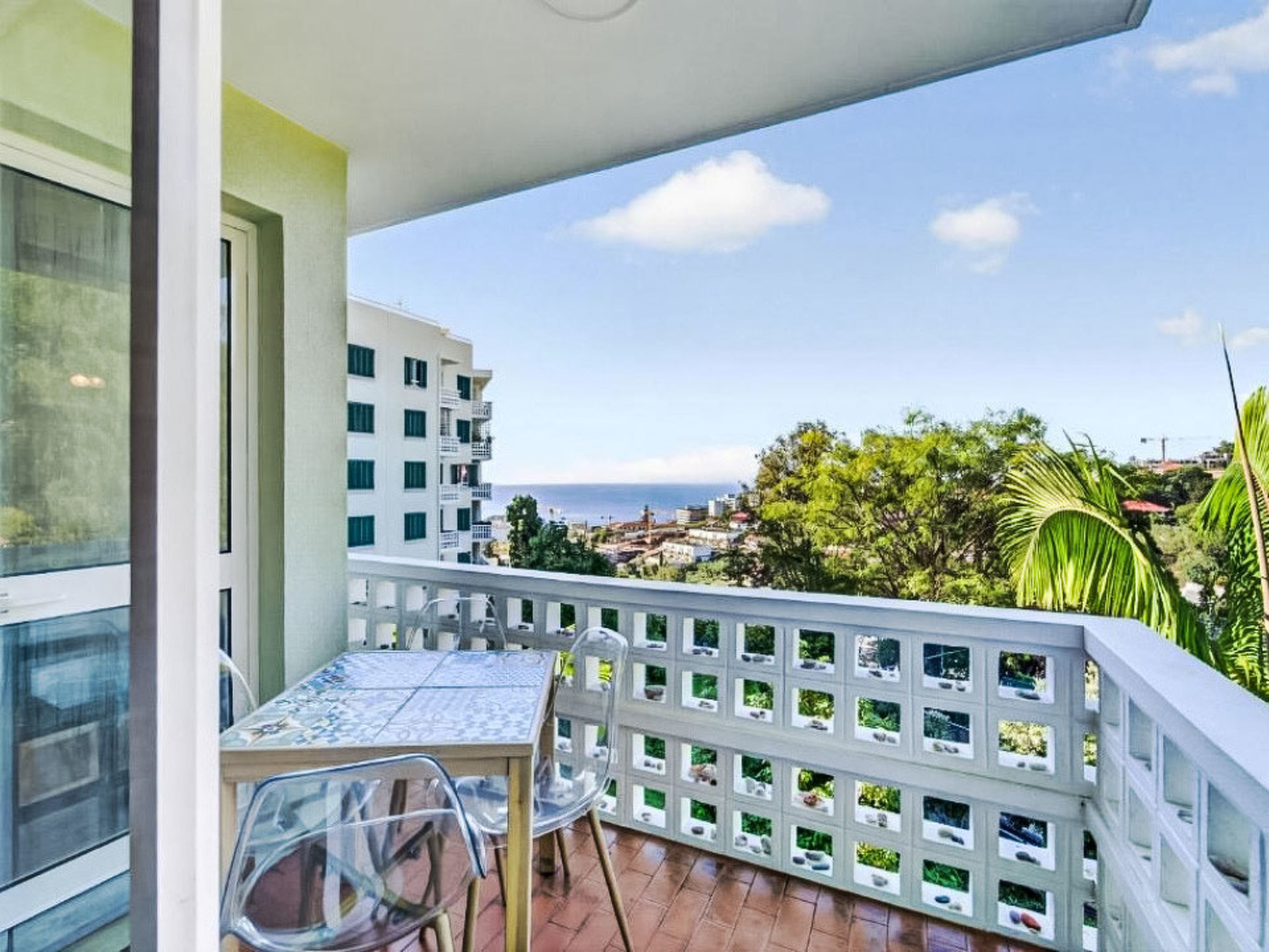 Sea Breeze Pilar