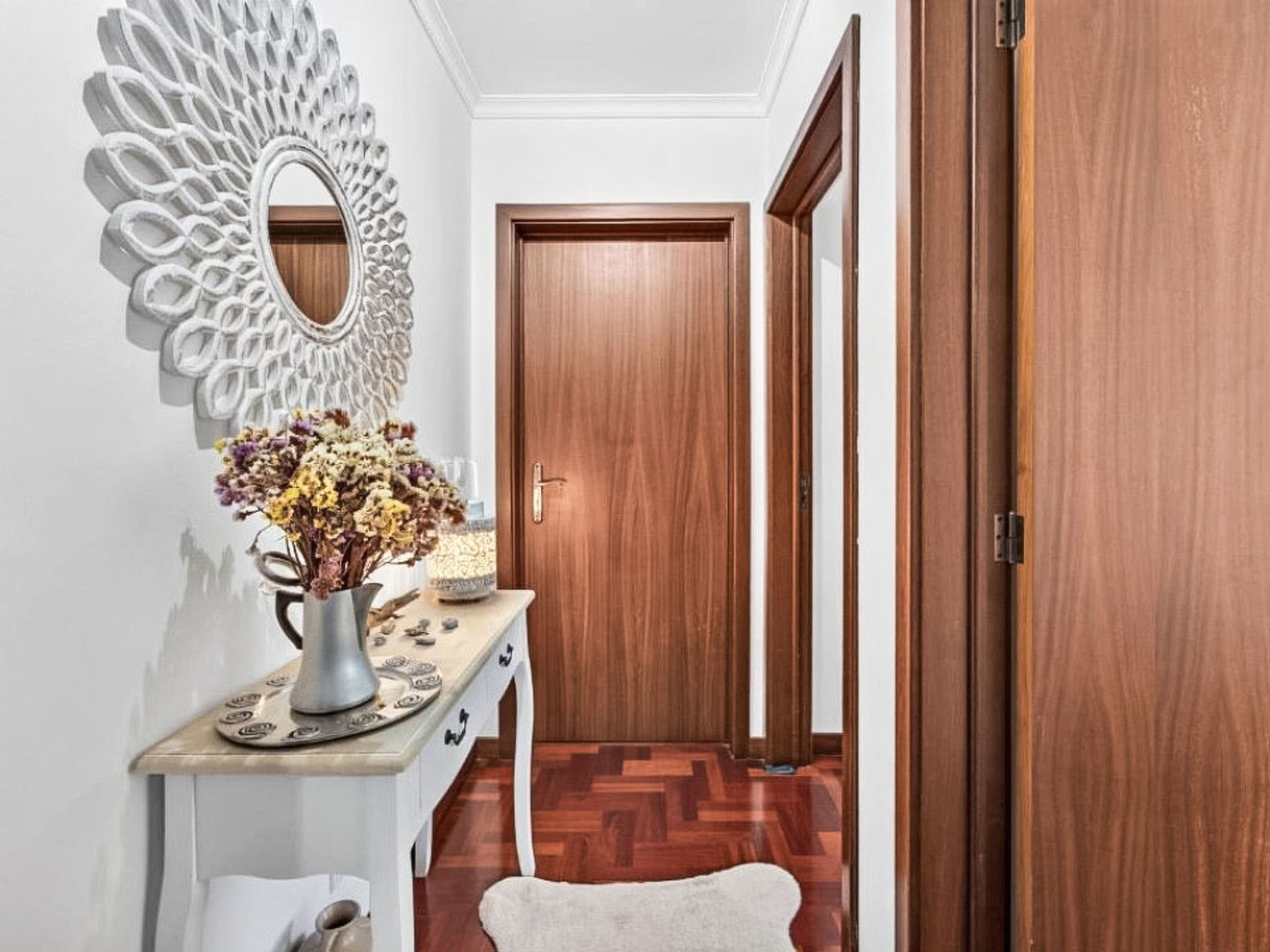Sea Breeze Pilar - Inside