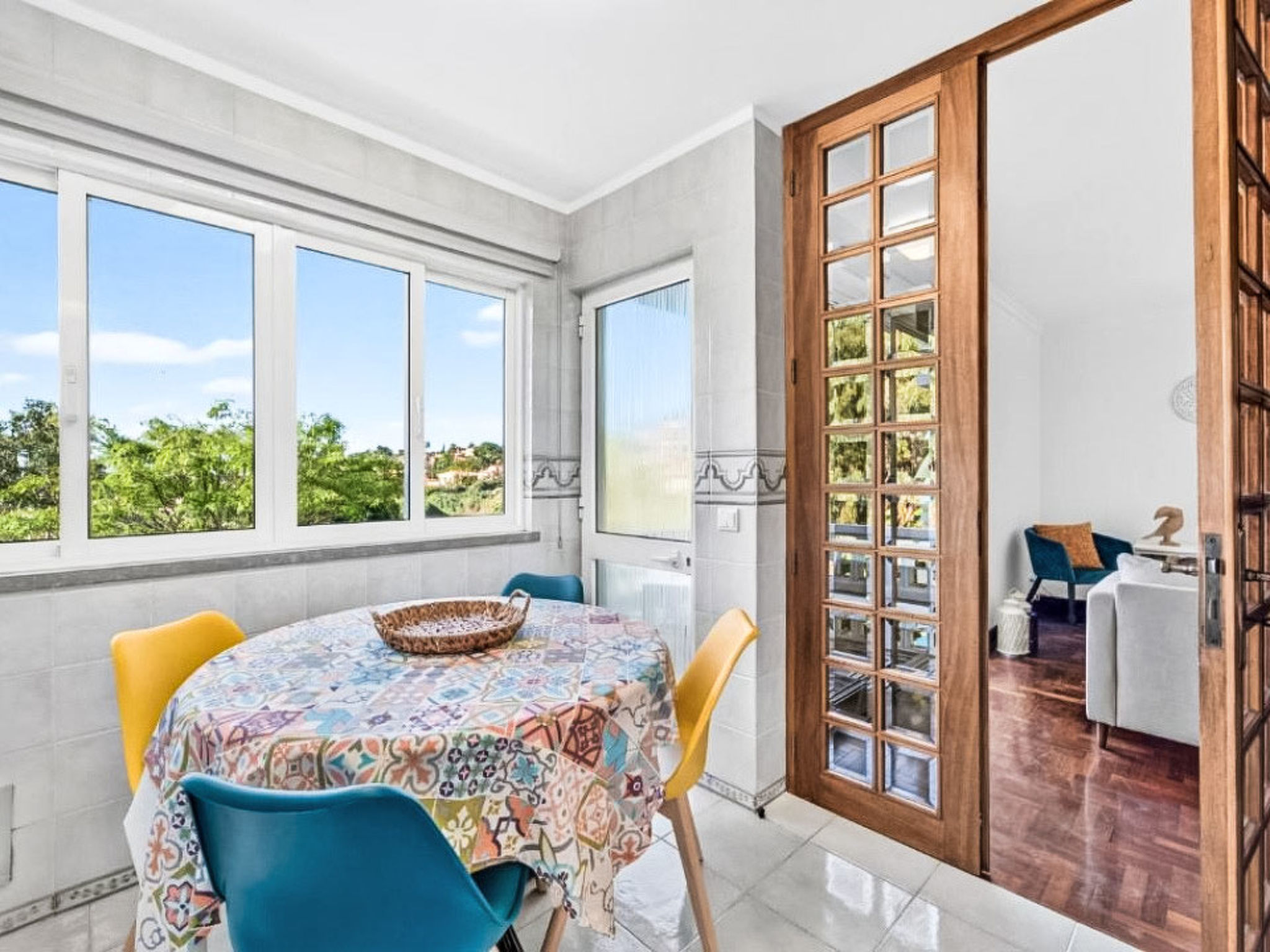 Sea Breeze Pilar - Inside