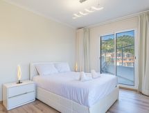 Zonnig vakantiehuis met gedeeld zwembad vlakbij strand in Caniço, Madeira - thumbnail 3